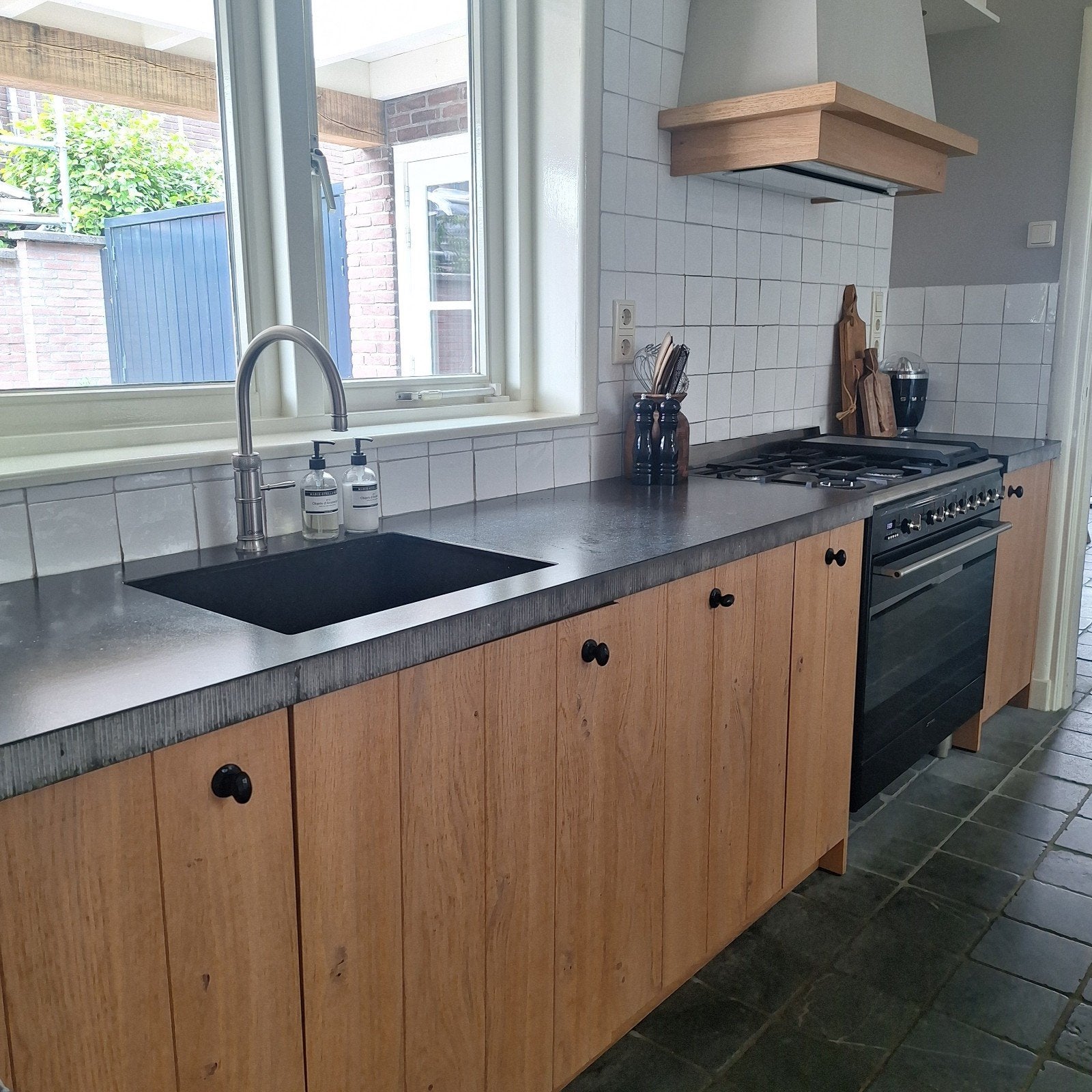Eikenhout fineer keuken/ composiet blad, Huis en Inrichting, Keuken | Complete keukens, Ophalen, Bruin, Composiet