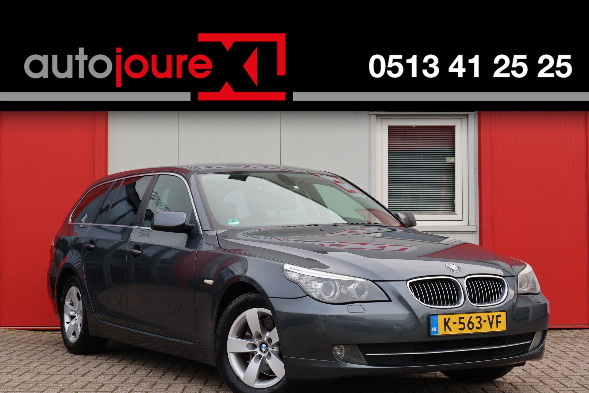 BMW 5 Serie Touring 523i (bj 2008, automaat), Auto's, Gebruikt, Zwart, 93 €/maand, 750 kg