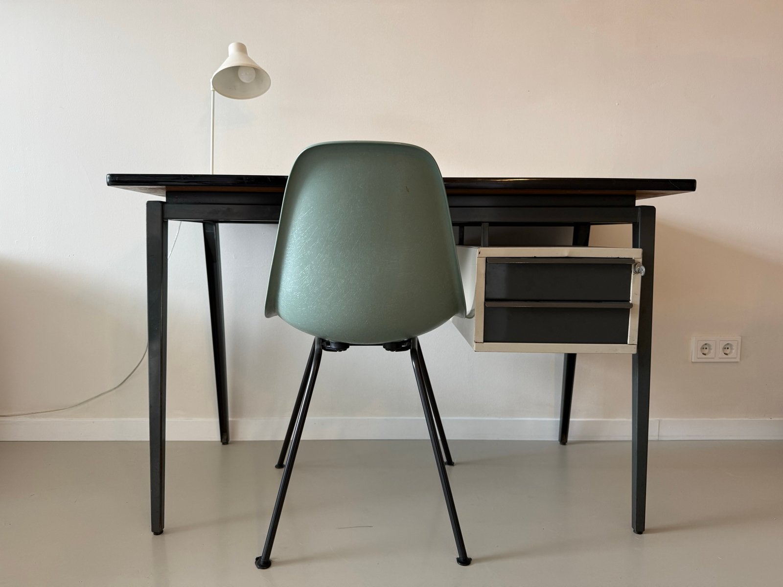 Vintage Marko Bureau met Ladeblok - Jaren '60 Design, Gebruikt, 100 tot 150 cm, Tot twee personen, Metaal