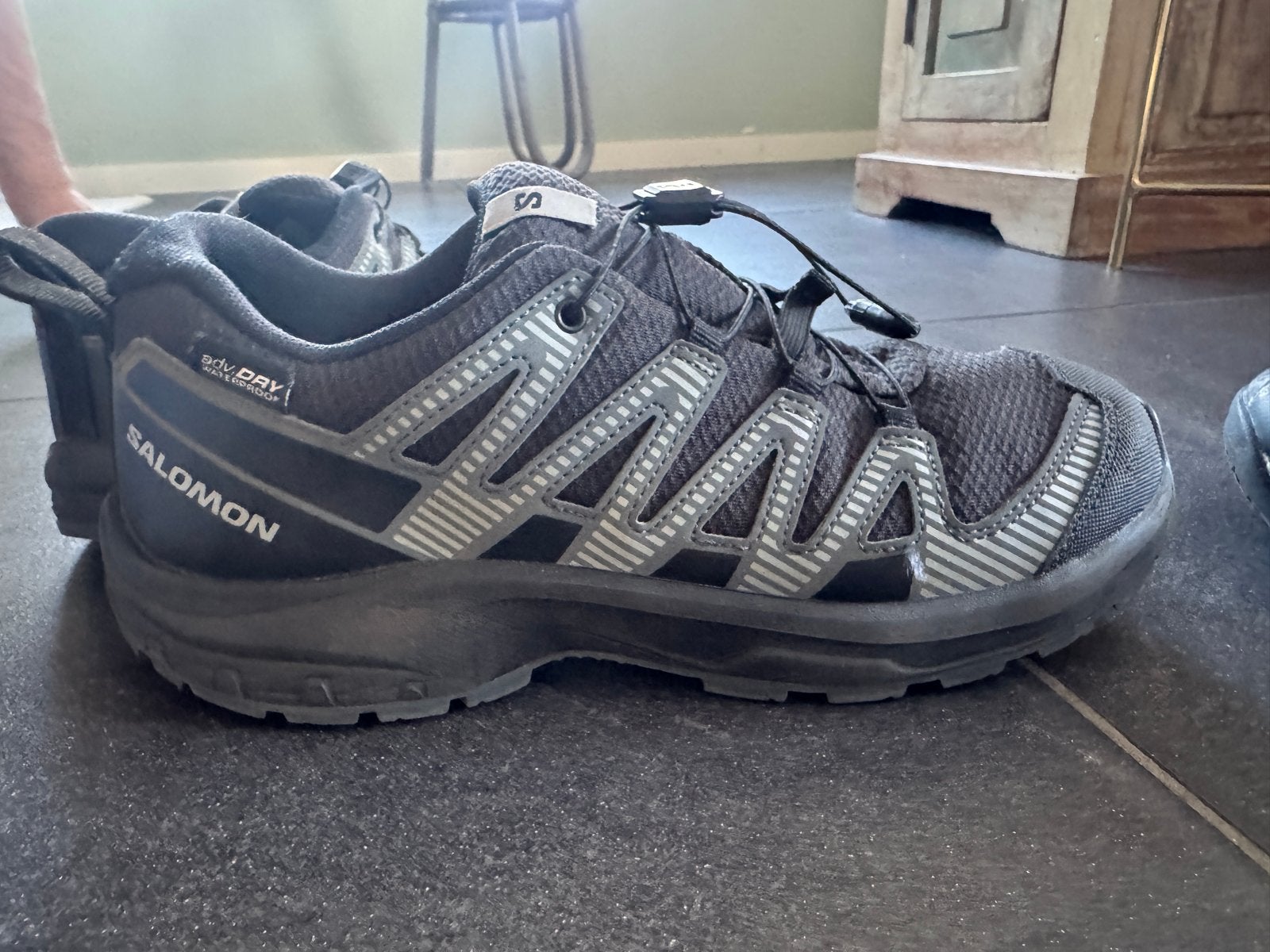 Jongen schoenen：Salomon, Nike, Decathlon - Maat 39, Overige merken, Hardloopschoenen, Ophalen of Verzenden, Zo goed als nieuw