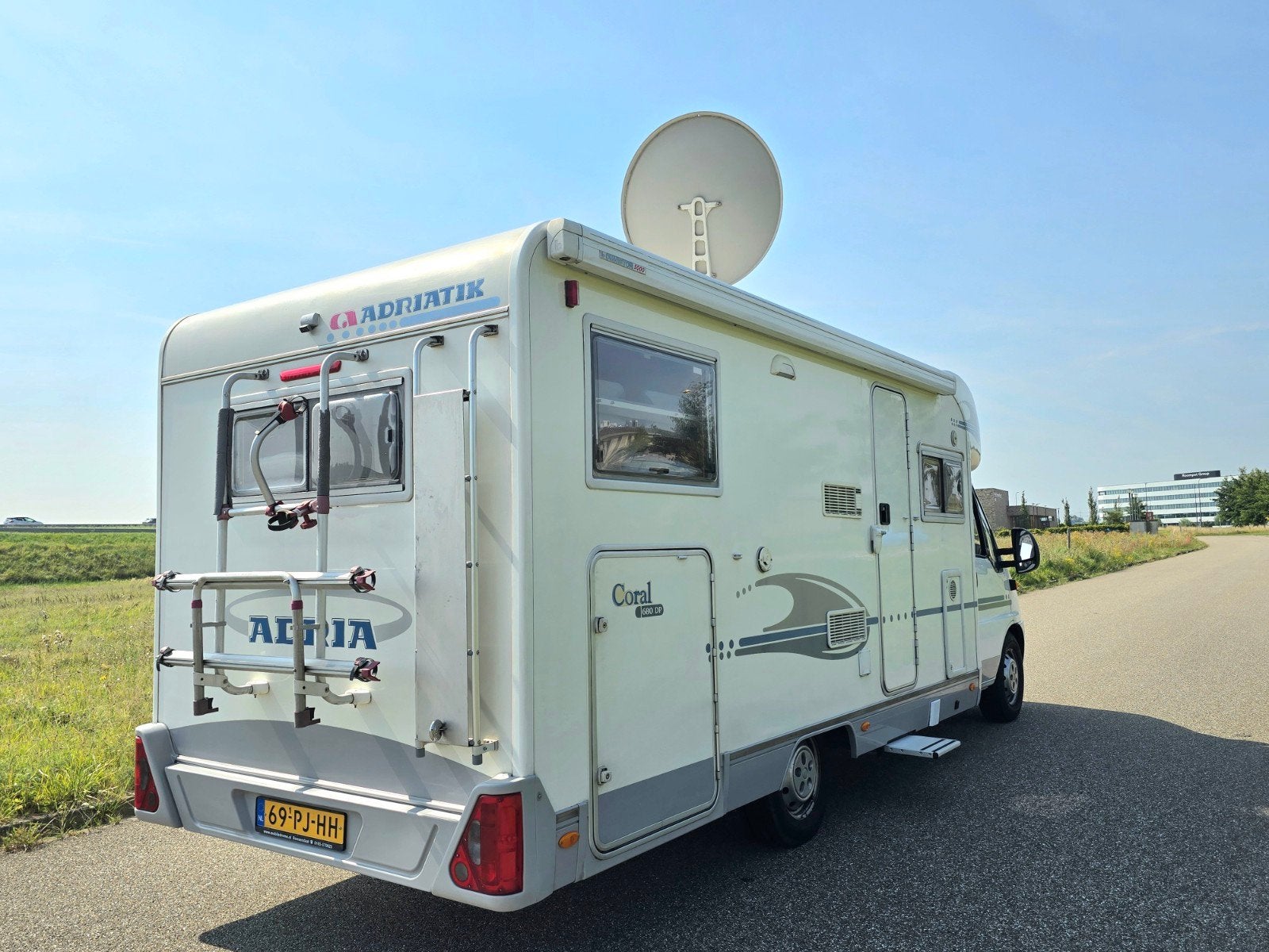 Zeer nette Adria Coral 4p camper. APK tot juli 2027, Particulier, Half-integraal, Adria