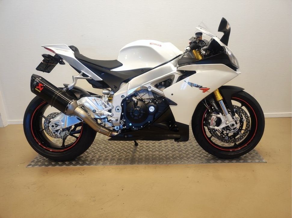 APRILIA RSV 4 R APRC ABS (bj 2014) 22,251 km, 4 cilinders, Motorrijbewijs A, Bedrijf, Onbekend