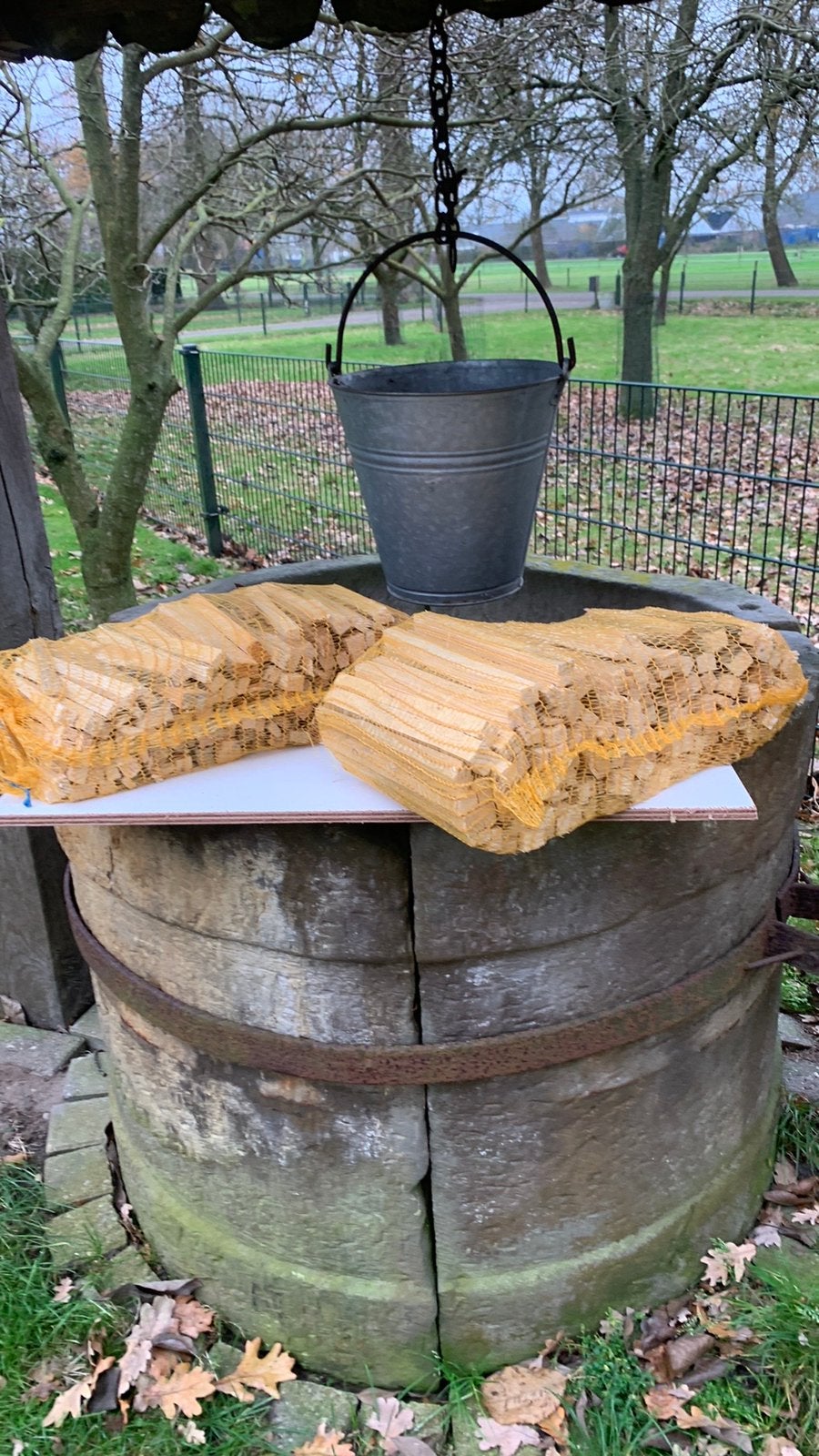Aanbieding droog en schoon aanmaakhoutjes, Tuin en Terras, Haardhout, Minder dan 3 m³, Ophalen
