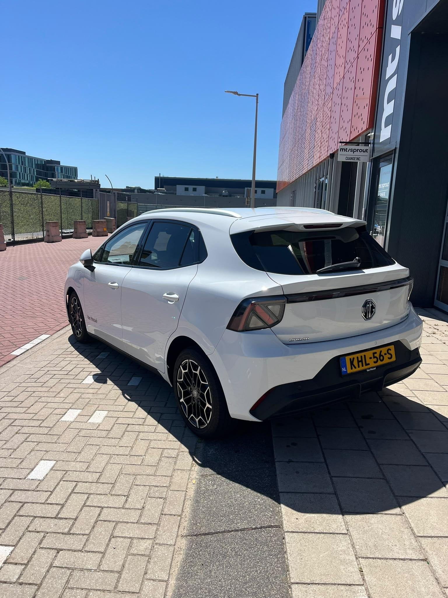 MG MG4 Electric Urban Premium 54 kWh, Auto's, MG, 12 maanden, Stof, Gebruikt, 160 pk
