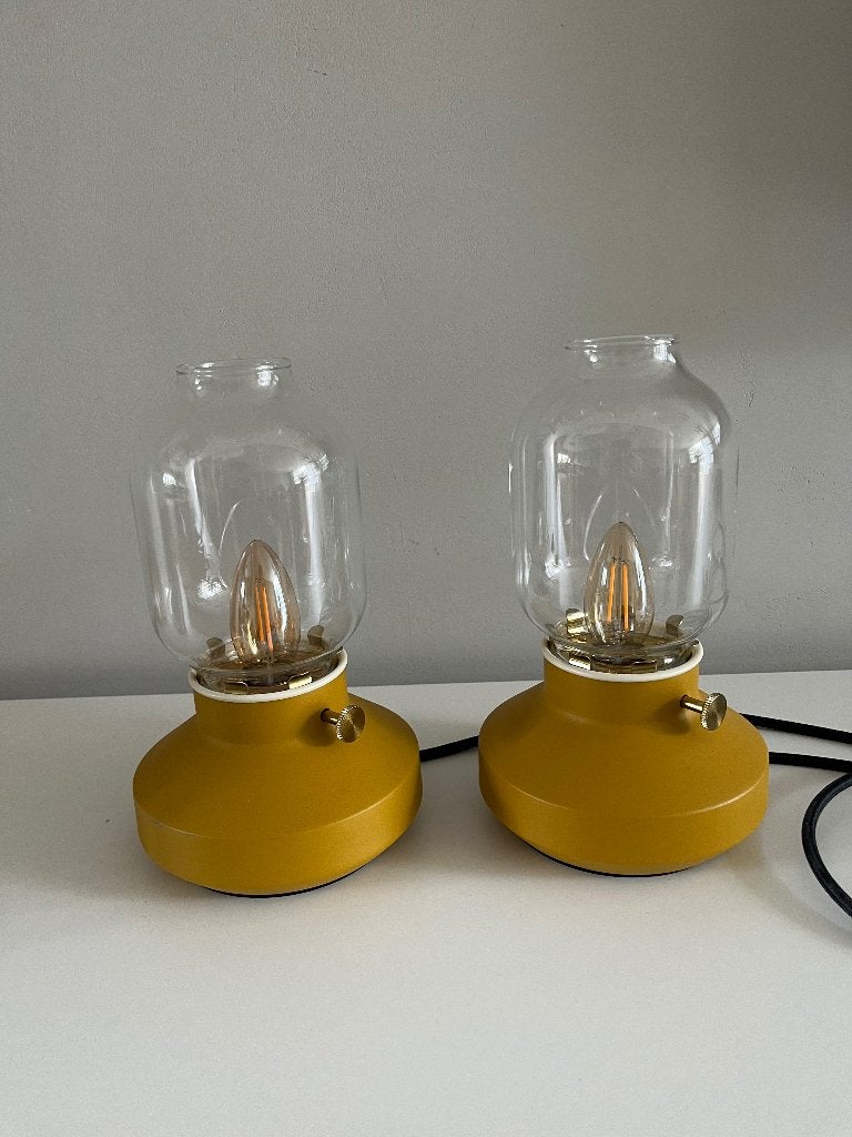 Set van 2 IKEA TÄRNABY Tafellampen (Okergeel), Ophalen, E14 (klein), LED verlichting, Zo goed als nieuw