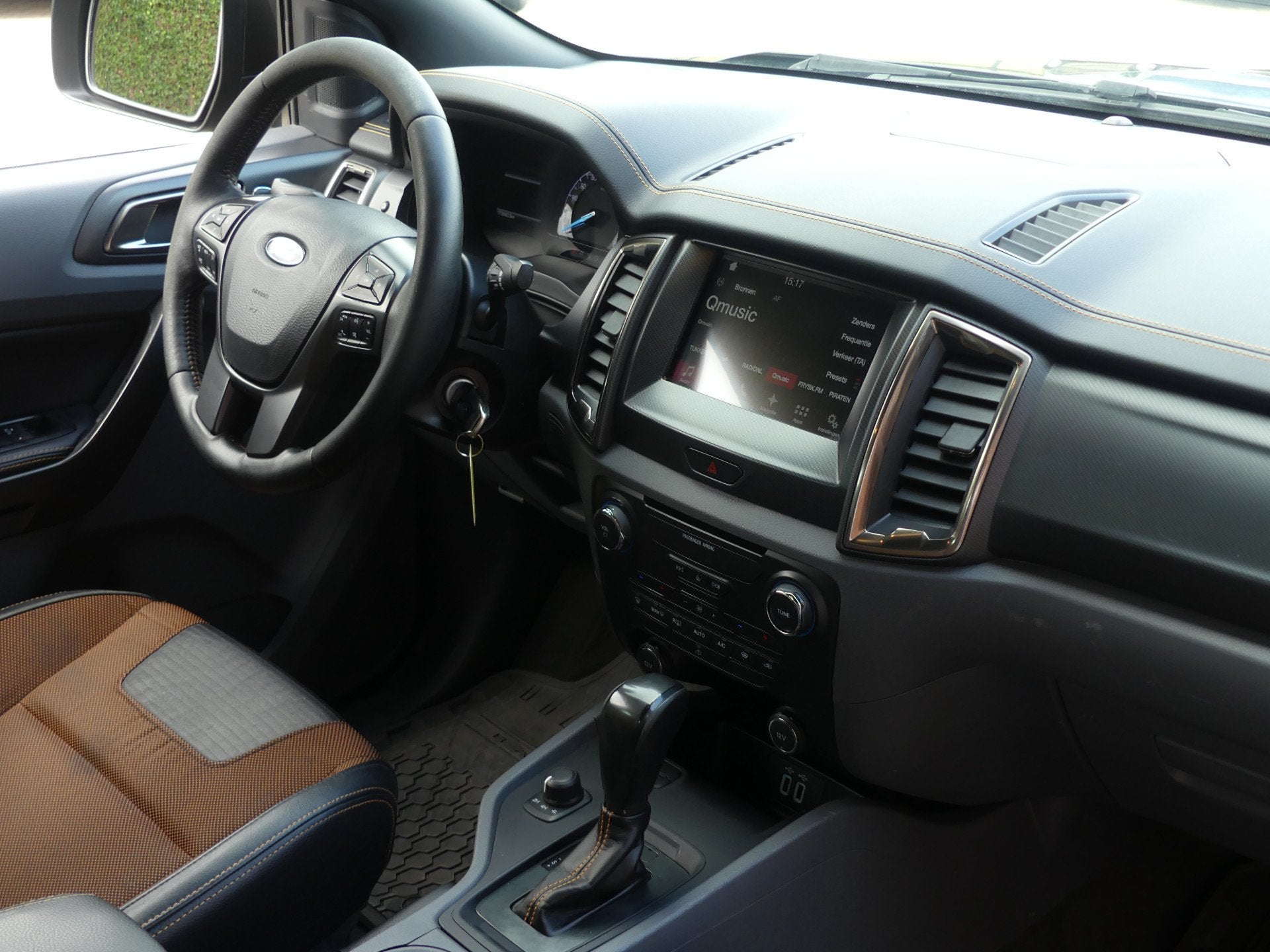 Ford Ranger 3.2 TDCi 4x4 Wildtrak 3500KG Trekgewicht Camera/, Auto's, Automaat, Gebruikt, Euro 6, Zwart