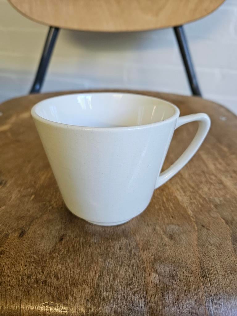 21 hele oude kopjes van Boch, Antiek en Kunst, Ophalen