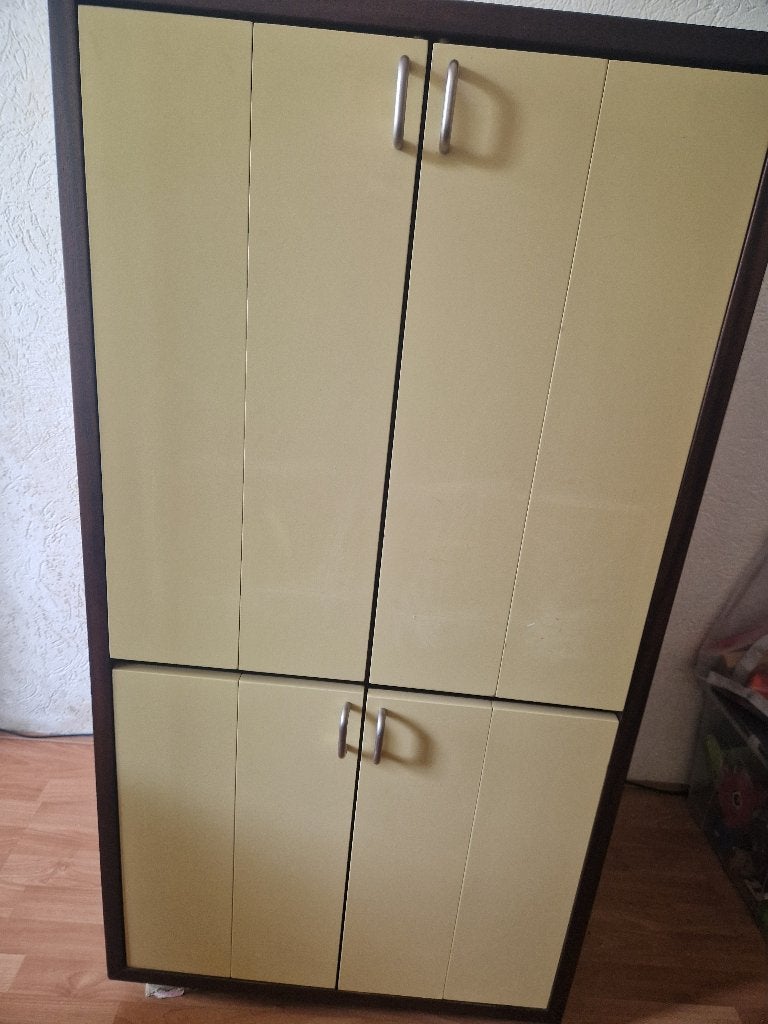 Massief mahonie houten kast, Ophalen