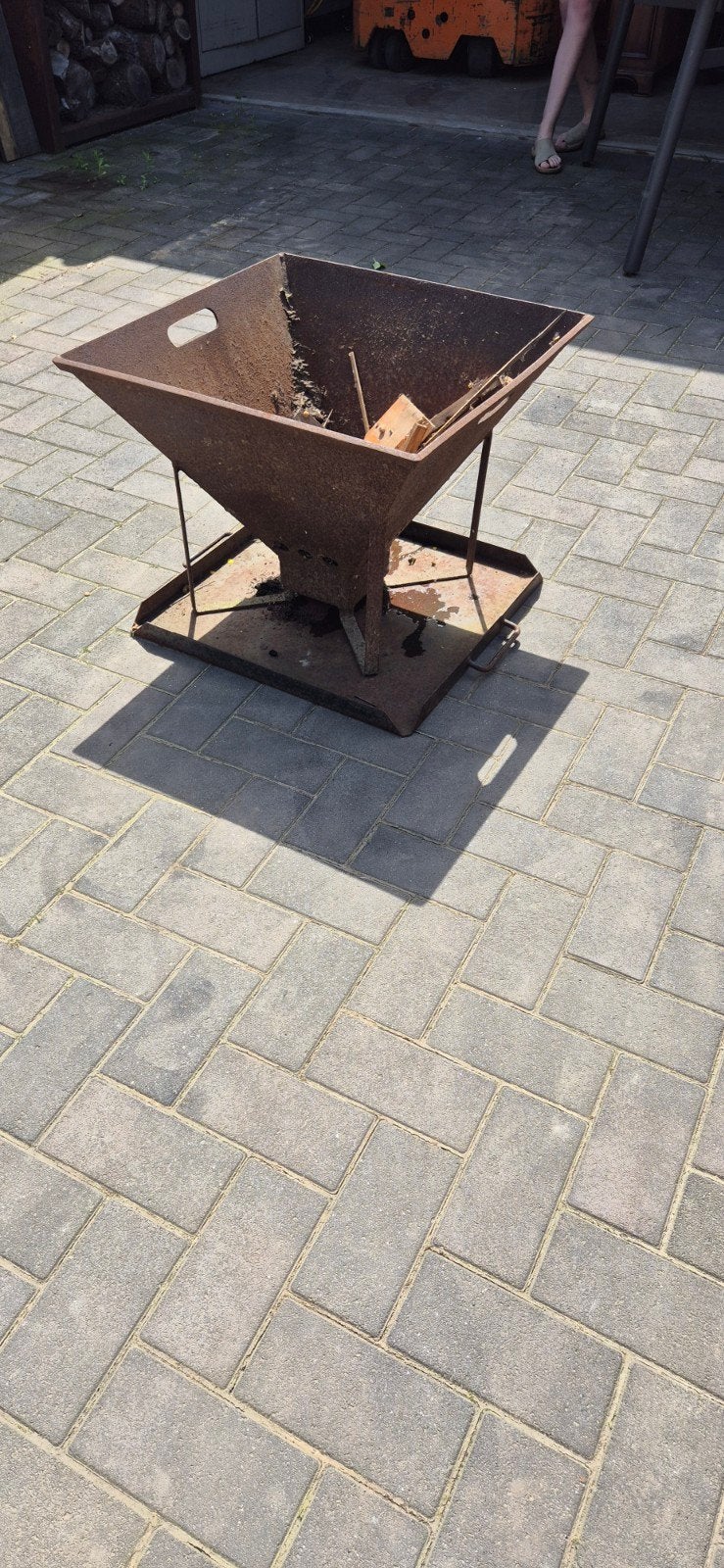 Robuuste Vuurkorf van Dik Materiaal met Onderplaat, Tuin en Terras, Vuurkorven, Ophalen, Gebruikt, Vuurkorf
