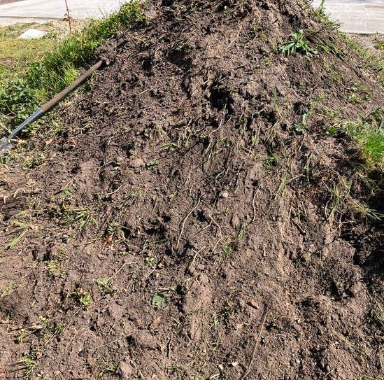 Gratis zwarte grond afhalen, aanhanger kan ernaast, Ophalen, Tuinaarde