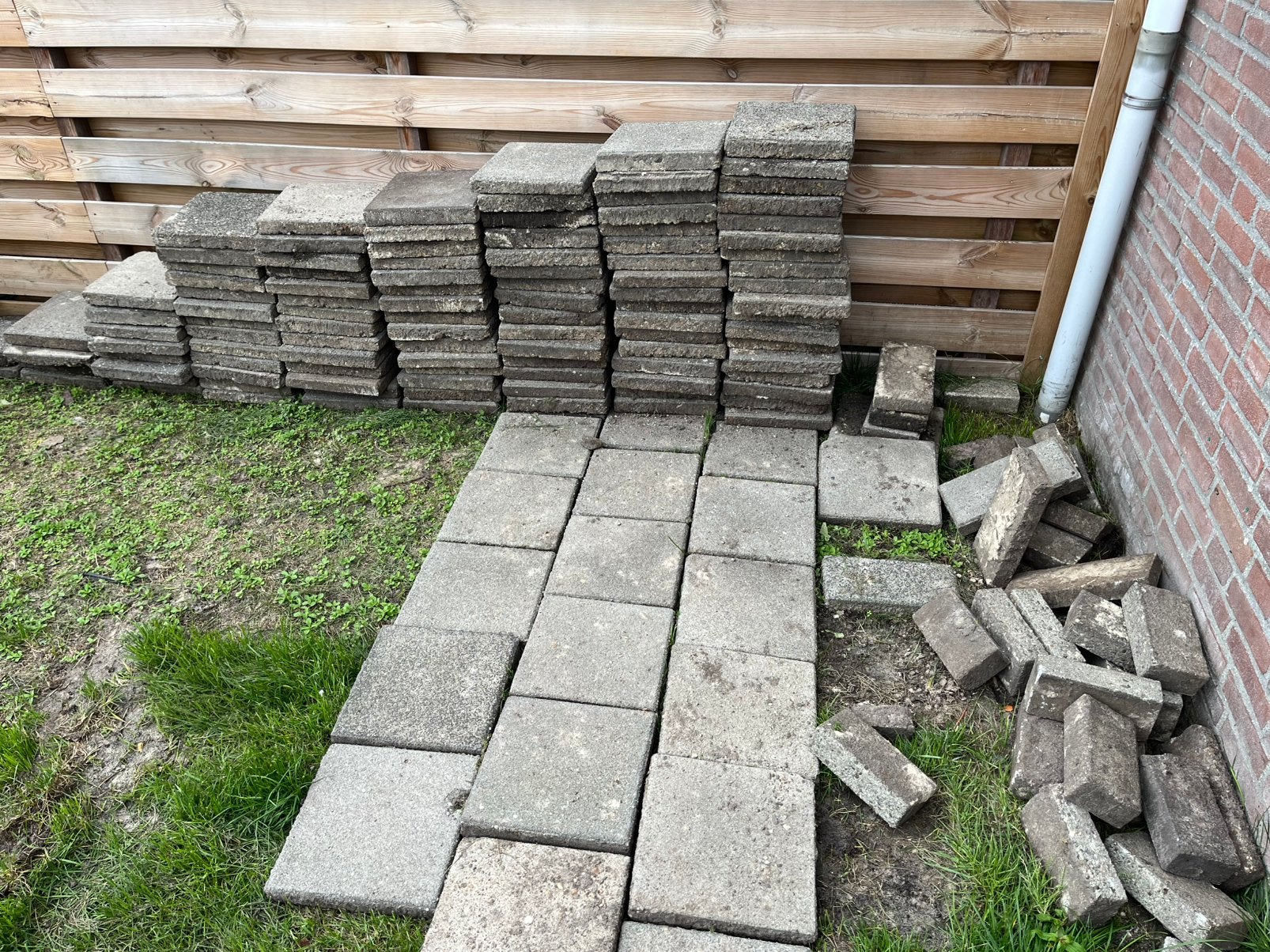Gratis 30x30 tegels +/- 20m2, Ophalen, Zo goed als nieuw, 10 m² of meer, Beton