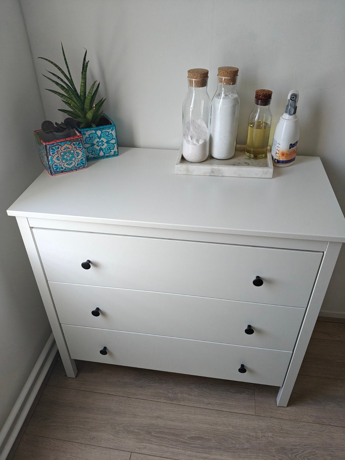 Witte ladekast met 3 laden - lichte beschadiging, Huis en Inrichting, Ophalen, Gebruikt, Modern, functioneel, 50 tot 100 cm