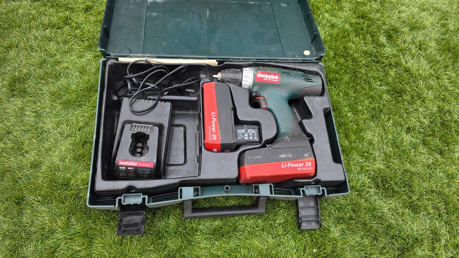 Metabo Accu Schroefmachine BSZ 18 Impuls met lader en accu's, Doe-het-zelf en Verbouw, Gereedschap | Boormachines, Ophalen of Verzenden
