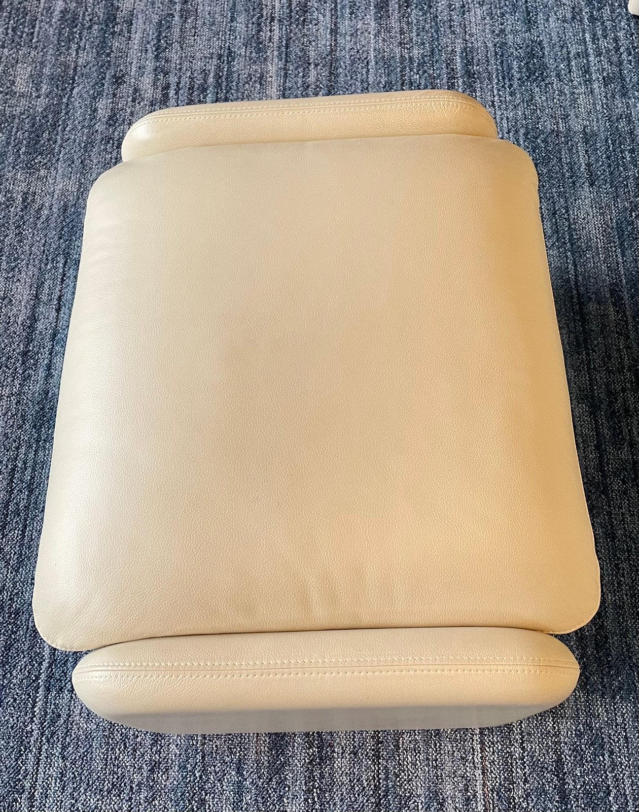 Leolux evidence catalpa hocker crèmekleurig leer, Ophalen, Zo goed als nieuw, Rechthoekig, Leer