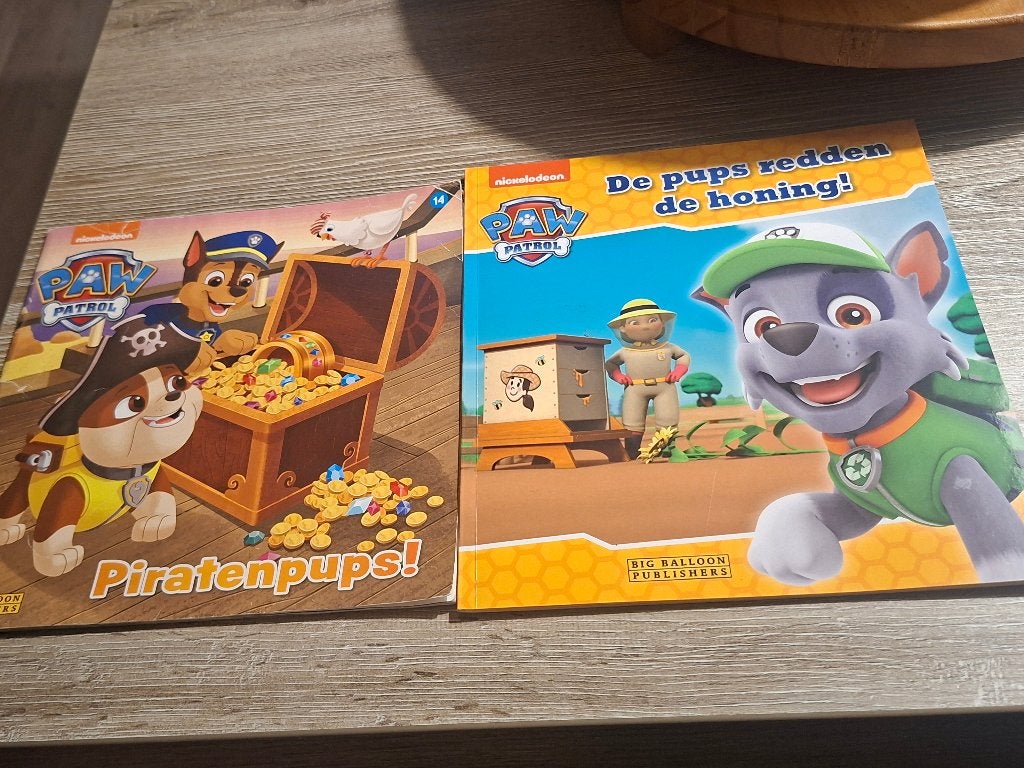 Paw Patrol kinderboeken, Gelezen, Jongen of Meisje, Ophalen of Verzenden, Voorleesboek