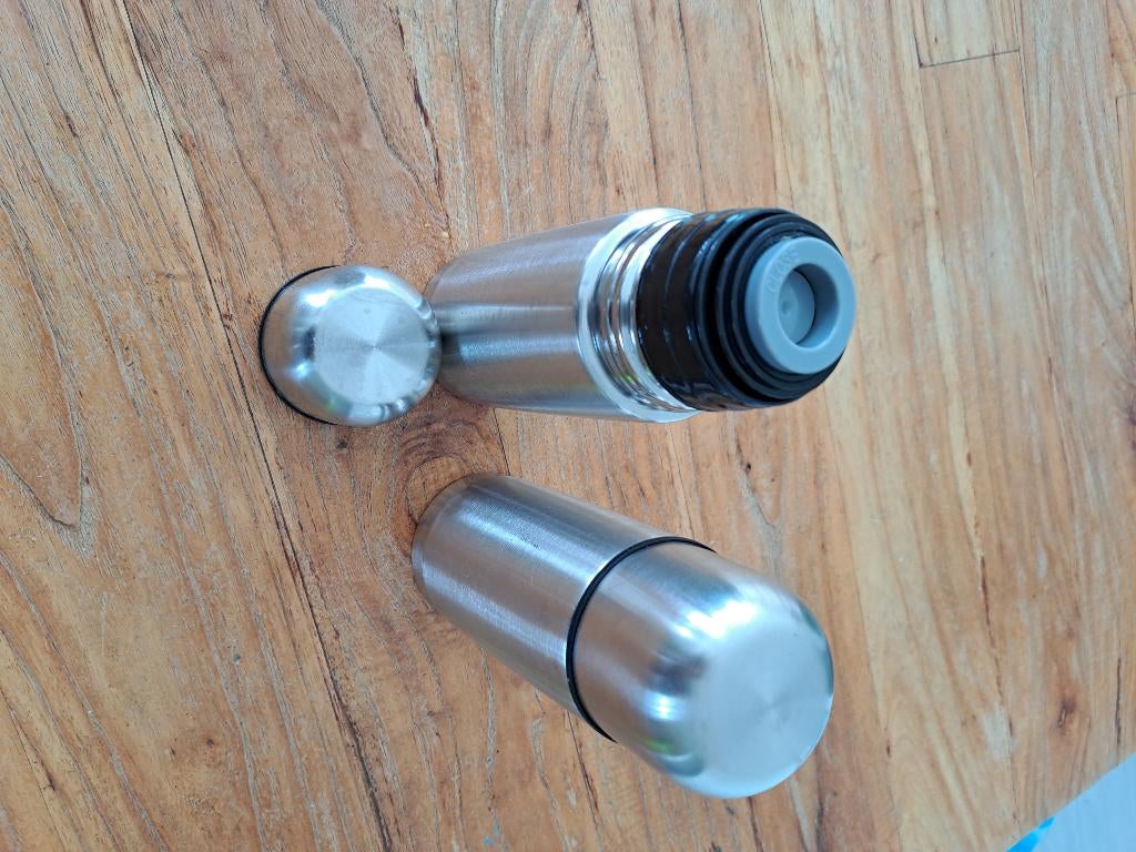 HEMA - isoleerfles 500ml rvs zwart - 2x, Ophalen of Verzenden, Zo goed als nieuw