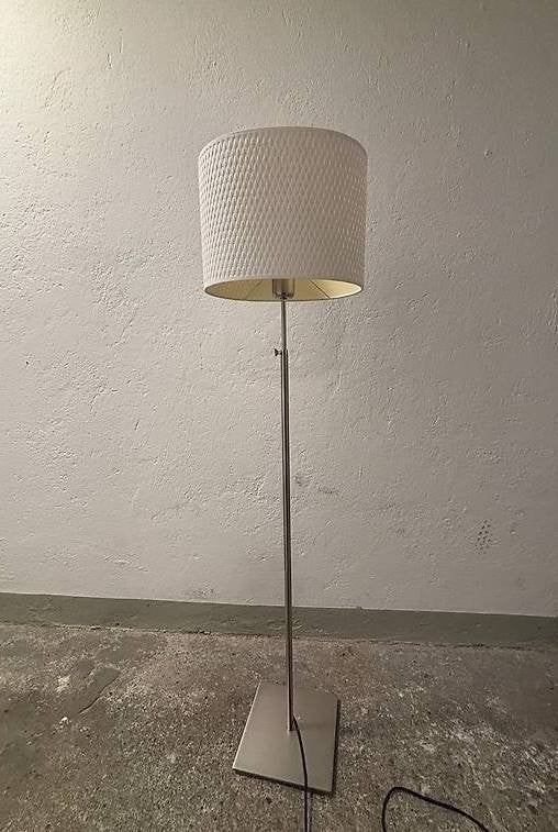 Ikea eigentijds design staanlamp, Ophalen of Verzenden, Zo goed als nieuw, Minder dan 100 cm, Natuurlijk materiaal