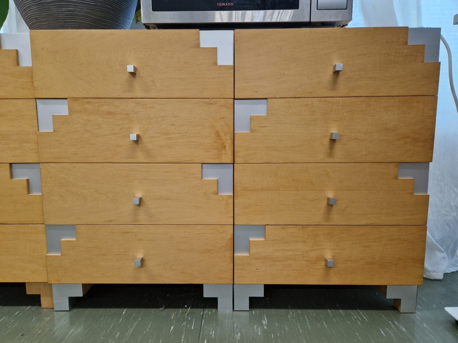 Drie unieke ladenkasten met 4 lades per kast, Huis en Inrichting, Kasten | Dressoirs, Ophalen, Minder dan 50 cm, Gebruikt, Design, hout met metaal