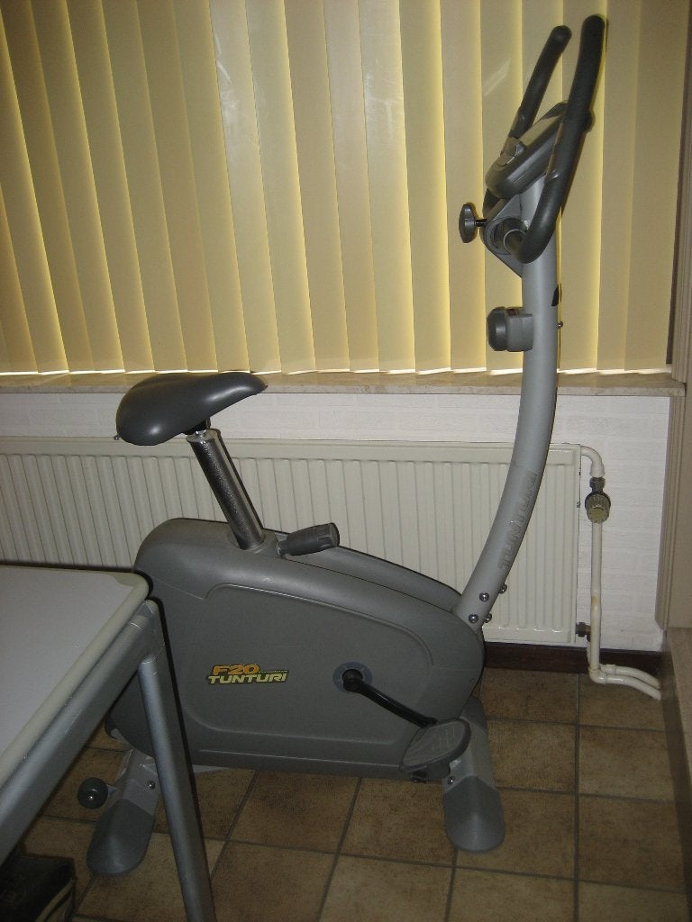 Tunturi hometrainer - fietstrainer, Ophalen, Zo goed als nieuw, Metaal, Benen
