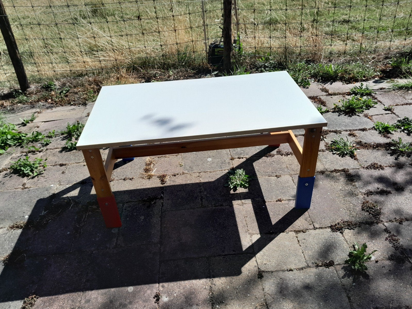 Houten kindertafel met wit blad, Ophalen, Gebruikt, Tafel(s)