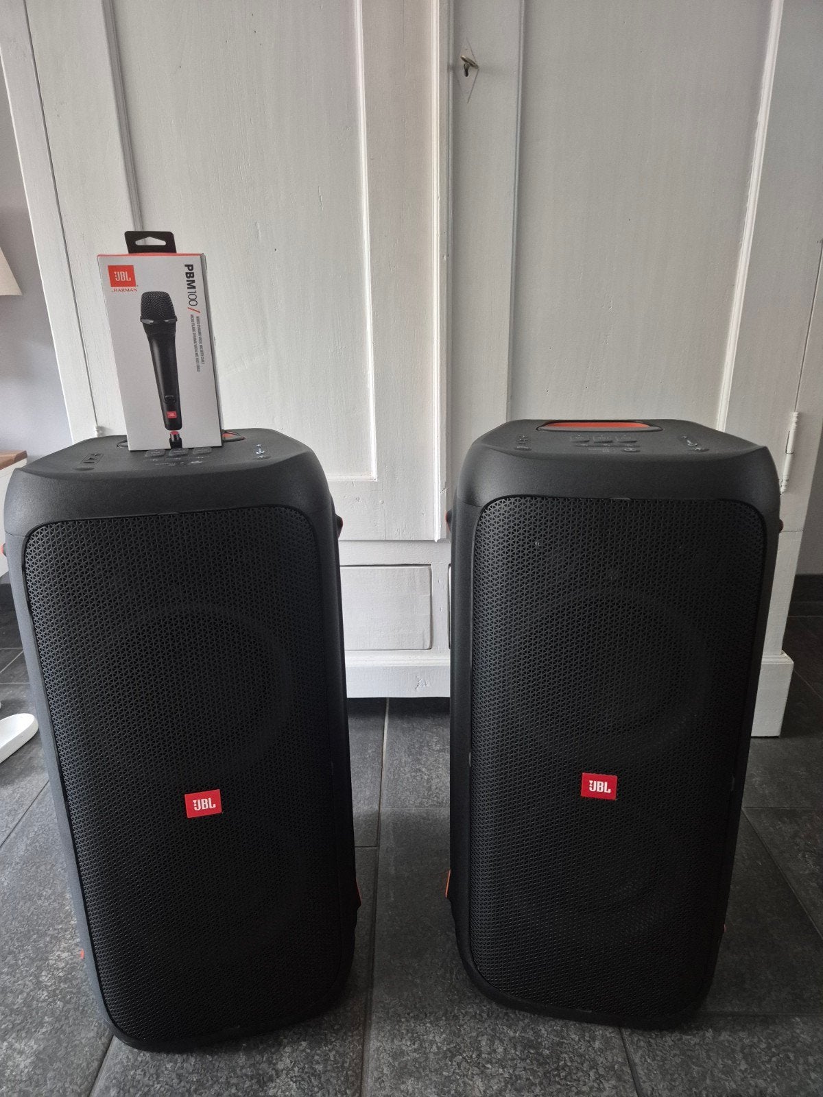 2 MAAL JBL PARTYBOX 310 NIEUWSTAAT., Ophalen of Verzenden, Zo goed als nieuw, Center speaker, JBL