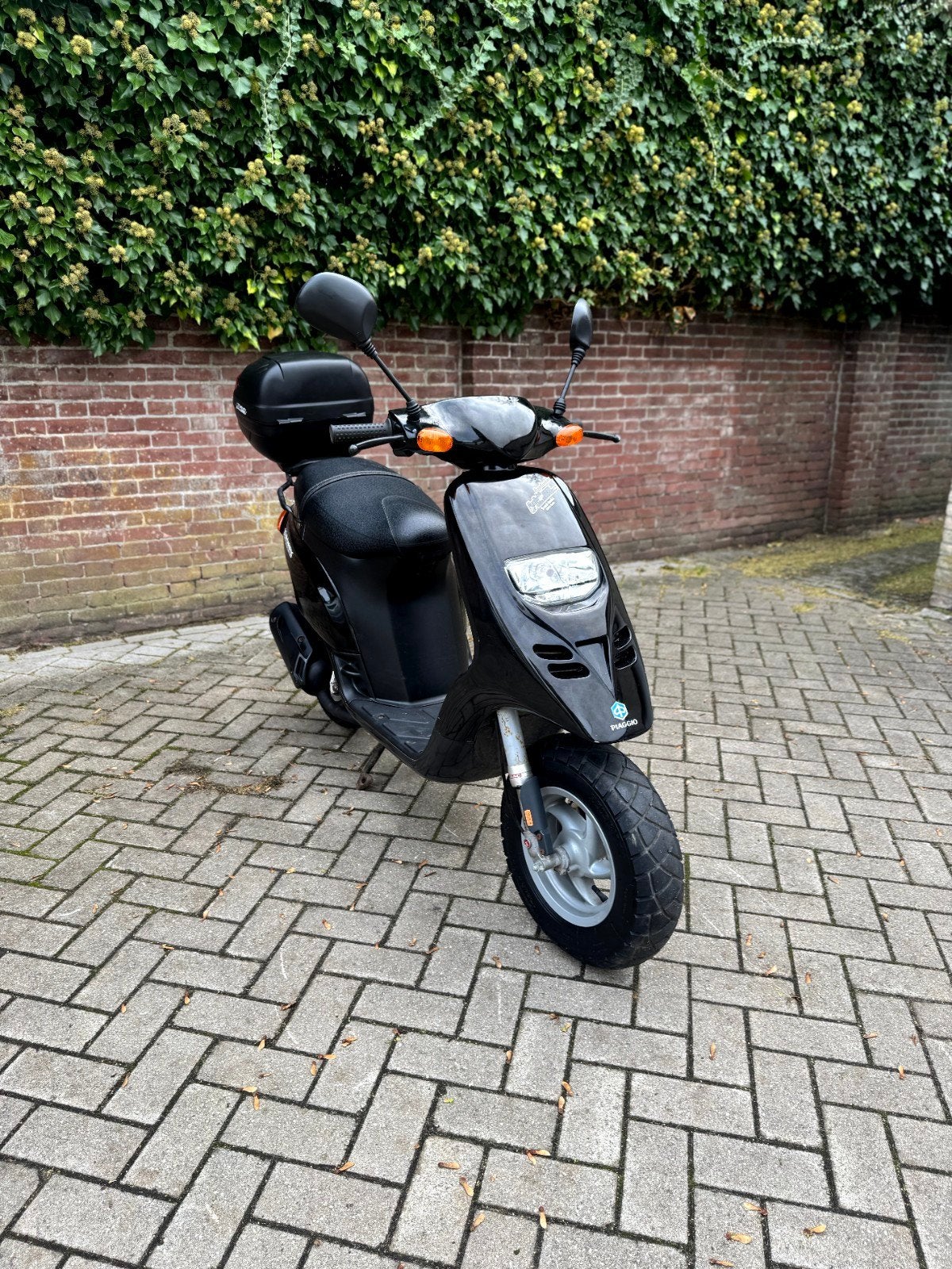 Piaggio Typhoon 50cc zwarte editie eerste eigenaar Nl, Tweetakt, Overige modellen, Maximaal 45 km/u, Ophalen of Verzenden