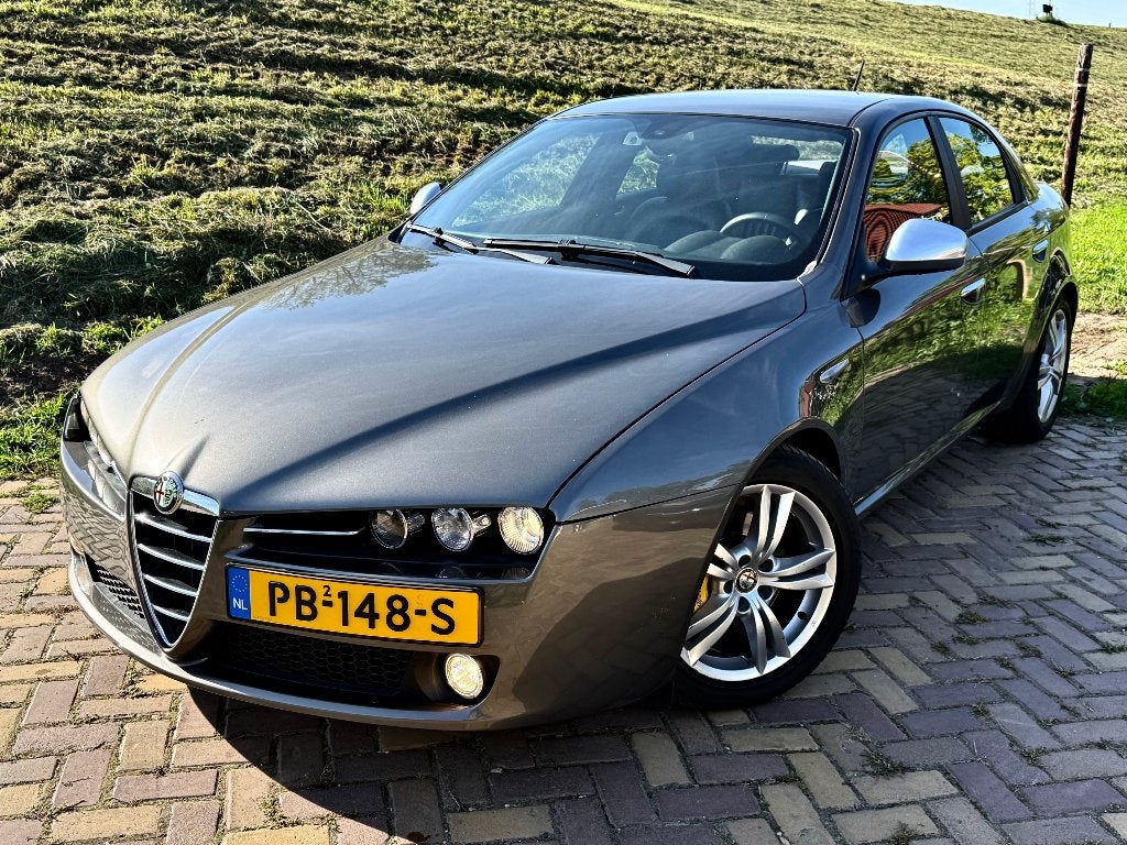 Alfa Romeo 159 2.0 JTDm 2012 Berlina 200PK Leder Navi Etc, Auto's, Voorwielaandrijving, Euro 5, 136 pk, 1956 cc
