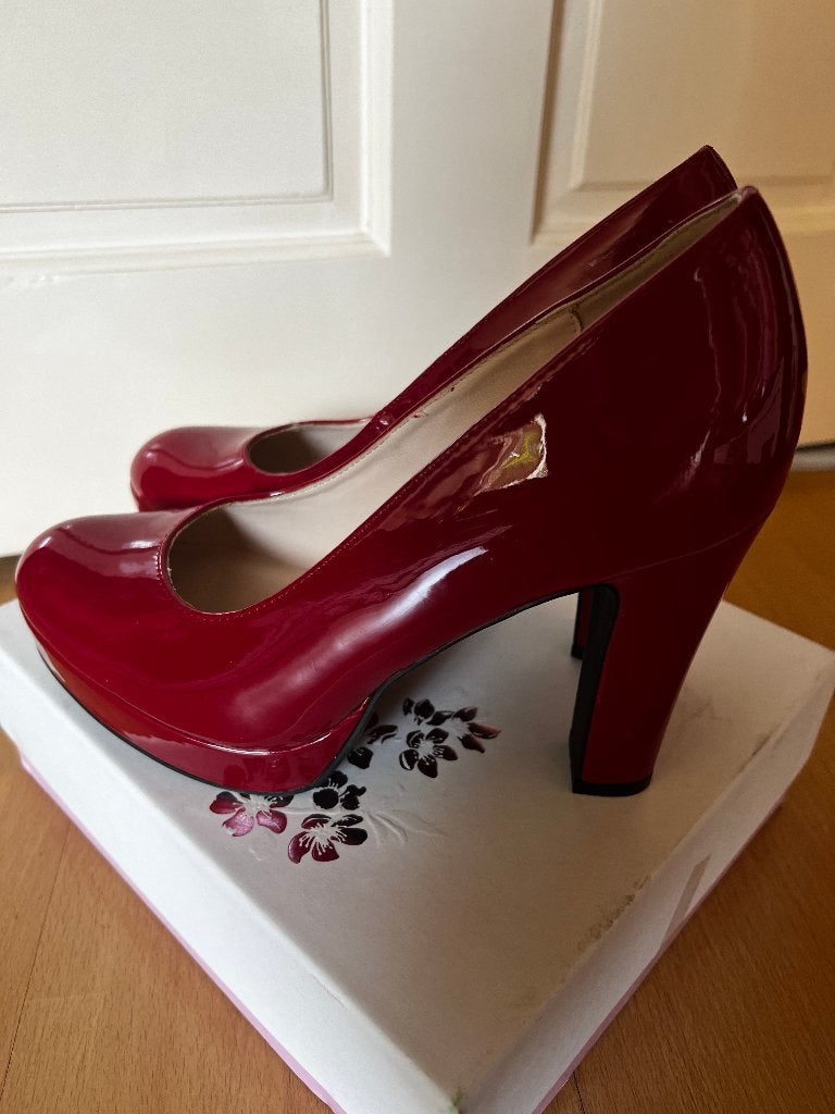 nieuwe plateau lak pumps, Pumps, Nieuw, Ophalen of Verzenden, Rood