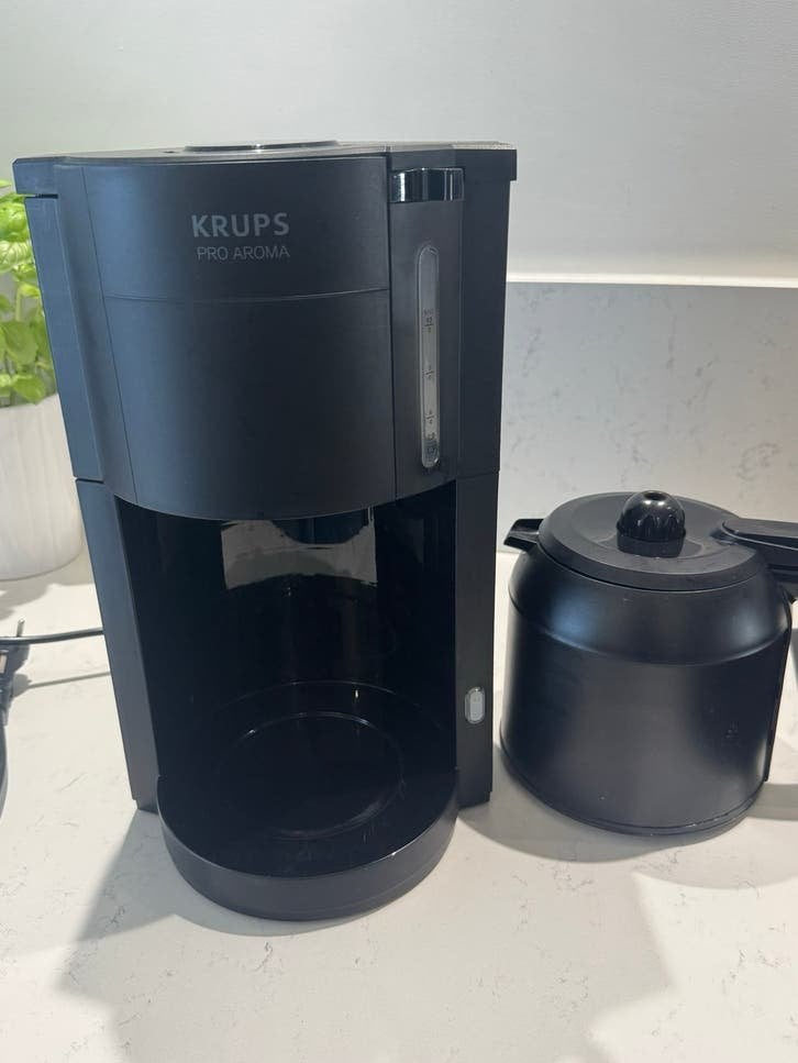 Krups Pro Aroma KM303 Koffiezetapparaat Zwart, Witgoed en Apparatuur, Koffiezetapparaten, 10 kopjes of meer, Koffiemachine, Gemalen koffie