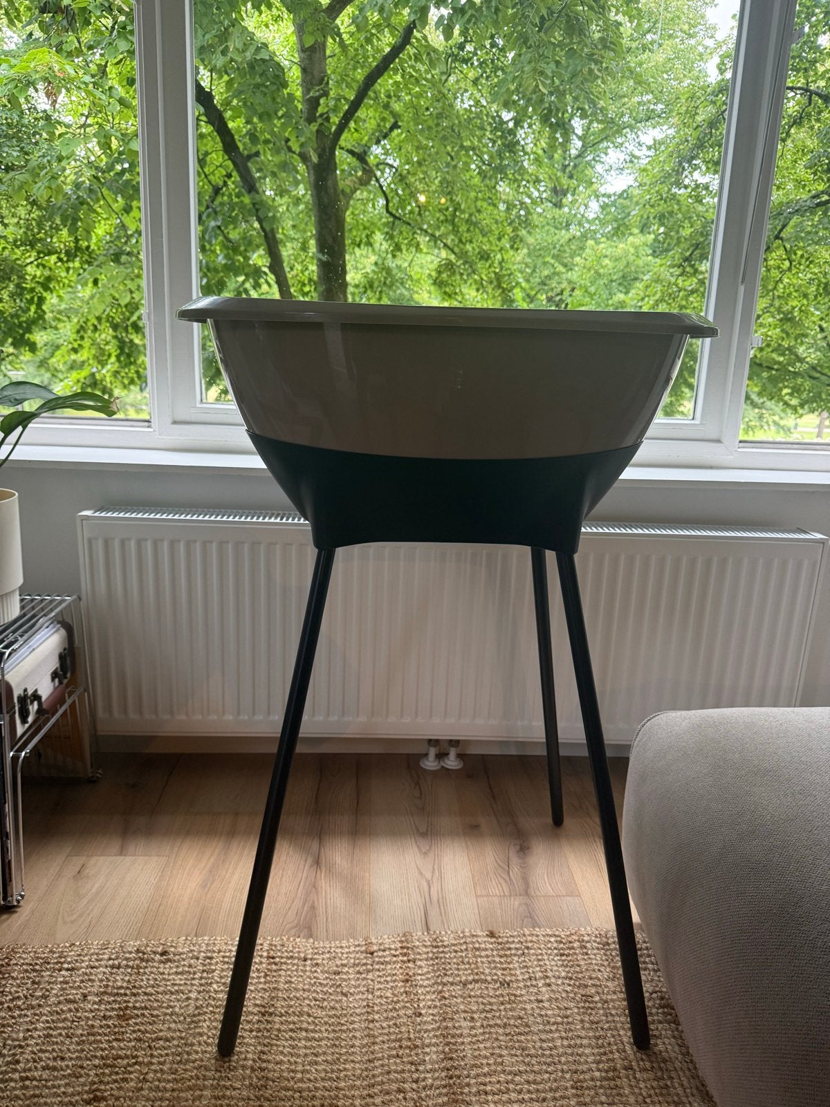 Luma bad met standaard - Desert Taupe, Zo goed als nieuw, Badje, Standaard, Ophalen