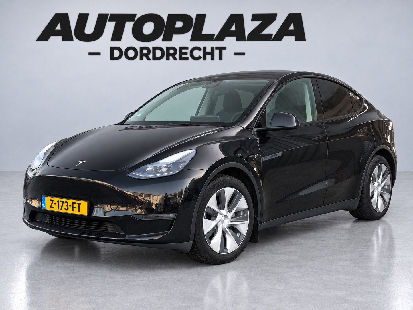 Tesla Model Y Long Range AWD 75 kWh SOH 92%|TREKHAAK, Auto's, Automaat, Gebruikt, Zwart, 1600 kg