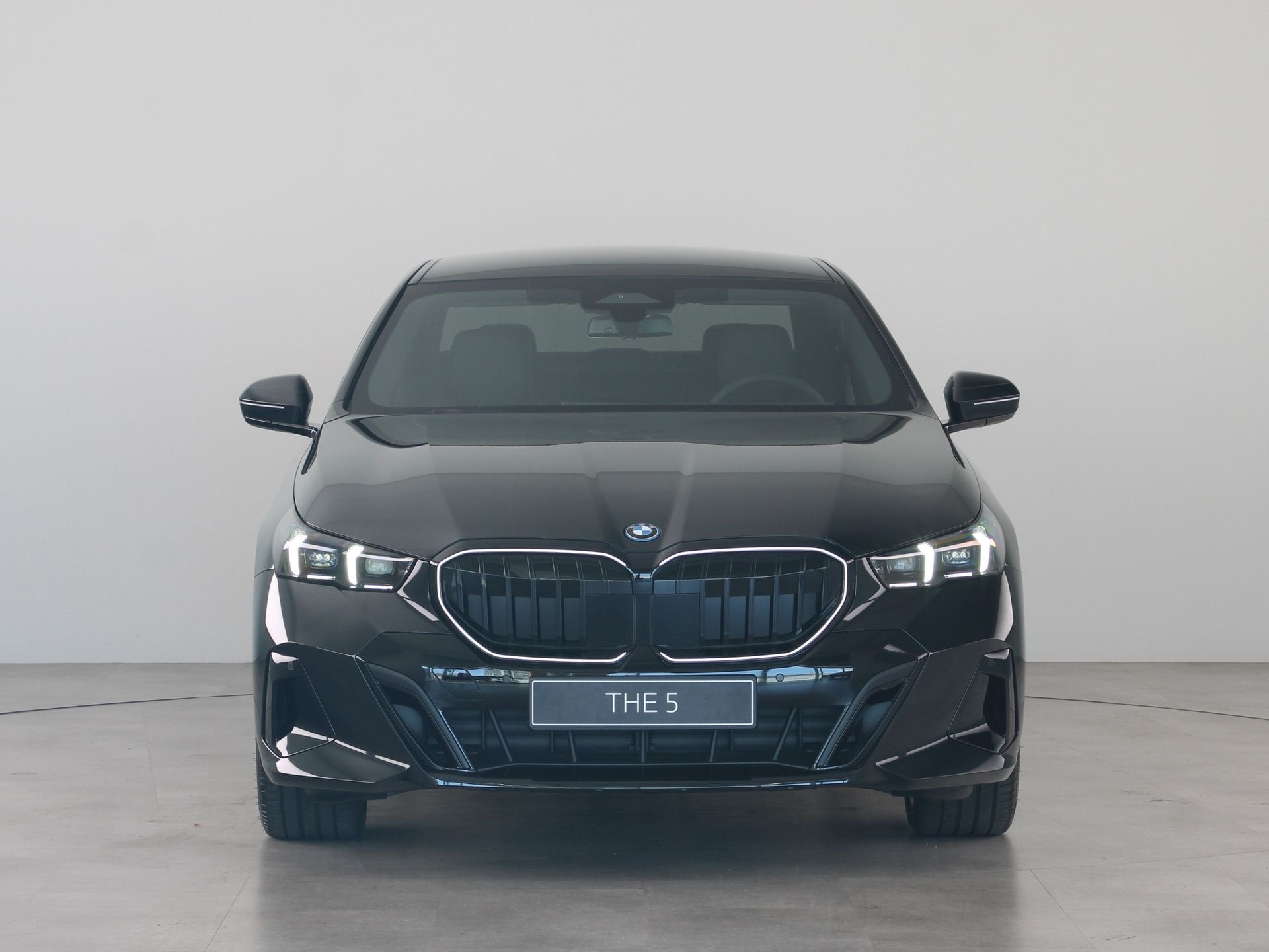 BMW 5 Serie 530e (bj 2026, automaat), Auto's, Automaat, 1998 cc, Achterwielaandrijving, Zwart