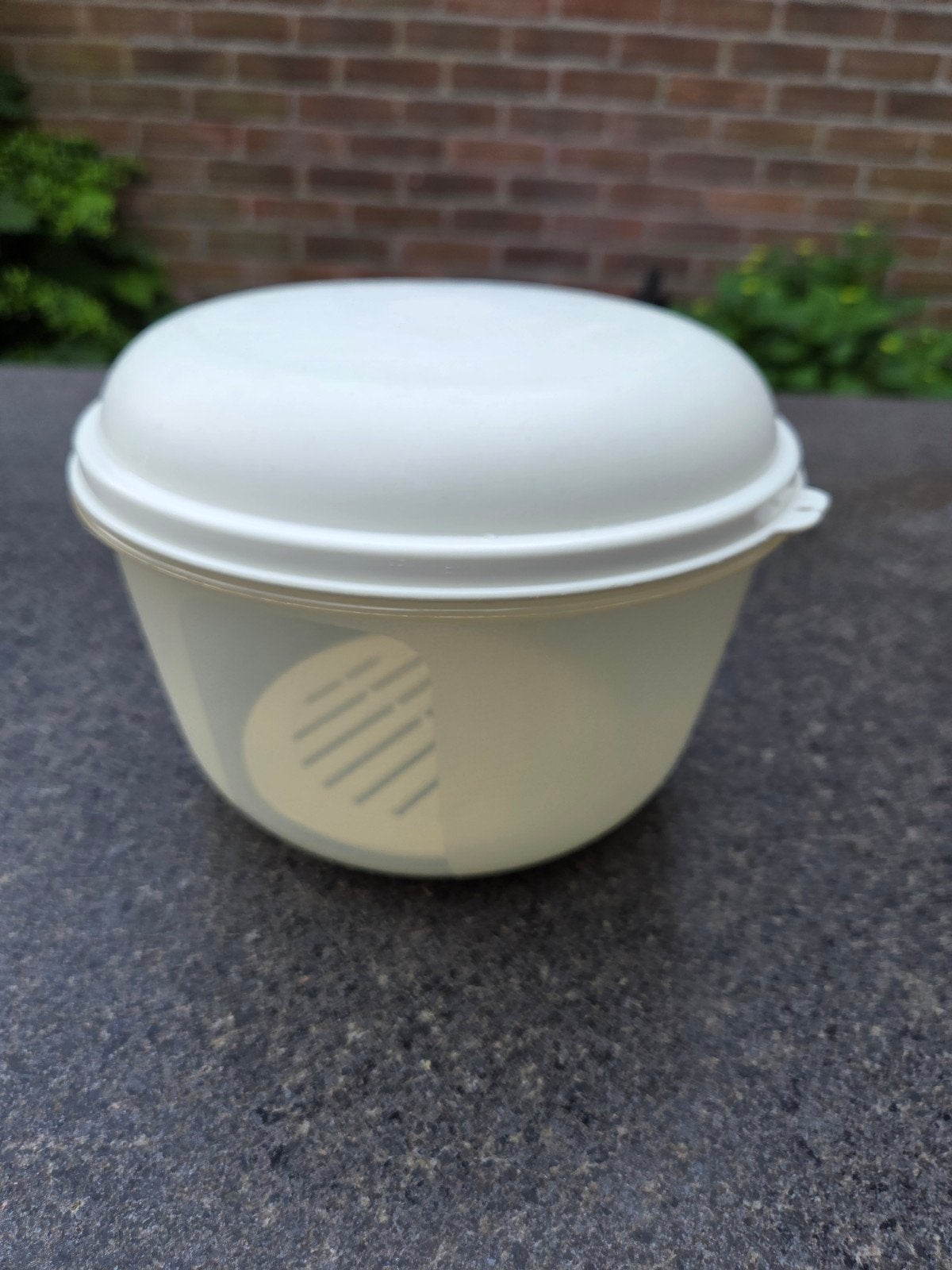 Tupperware Slabol / Ruimtebol 2 Liter 2L - Zo goed als nieuw, Ophalen of Verzenden, Zo goed als nieuw, Wit, Bak of Kom