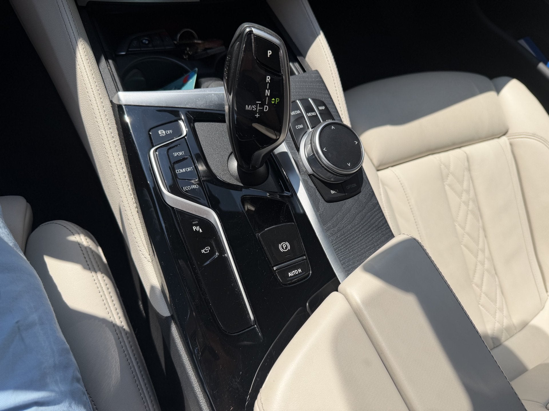 Foto 96 van BMW 5 Serie Touring 520i High Executive | Pano | Leder | 04-