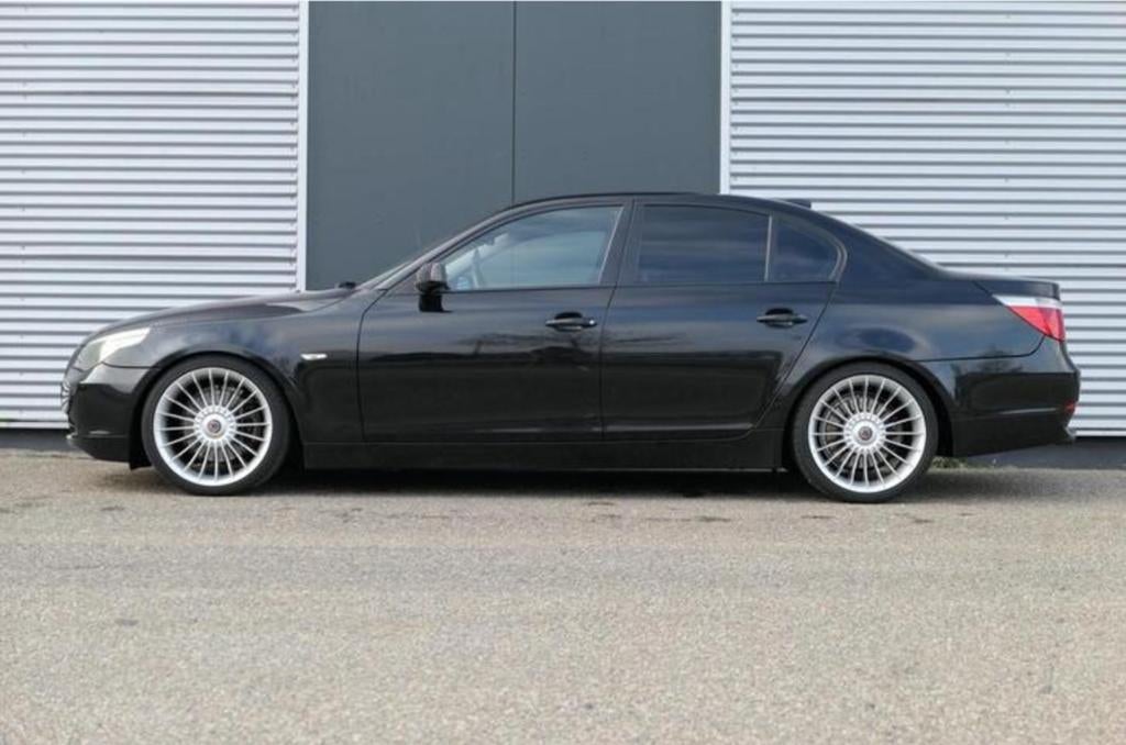 BMW 5-Serie 3.0 I 530 AUT 2005 Zwart, Auto's, BMW, Automaat, Achterwielaandrijving, Particulier, Sedan