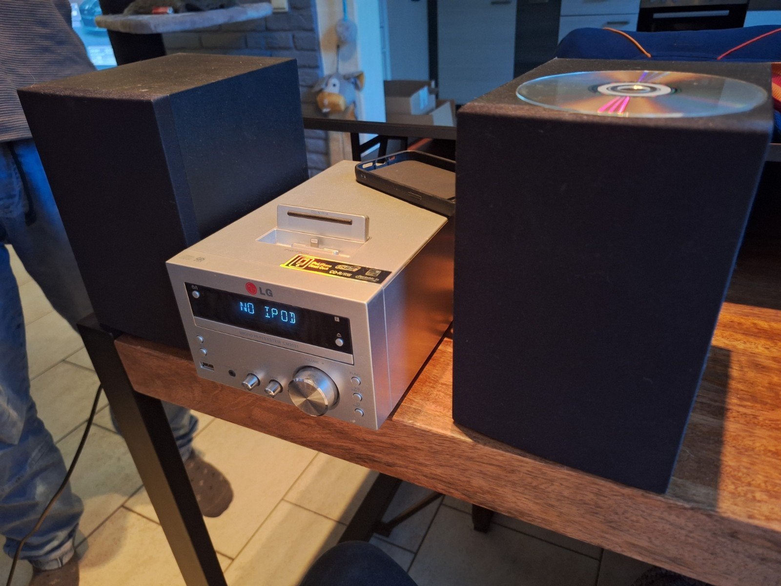 LG Micro Hi-Fi Systeem CM2031 met iPod/iPhone Dock, Gebruikt, Microset, Cd-speler, Ophalen