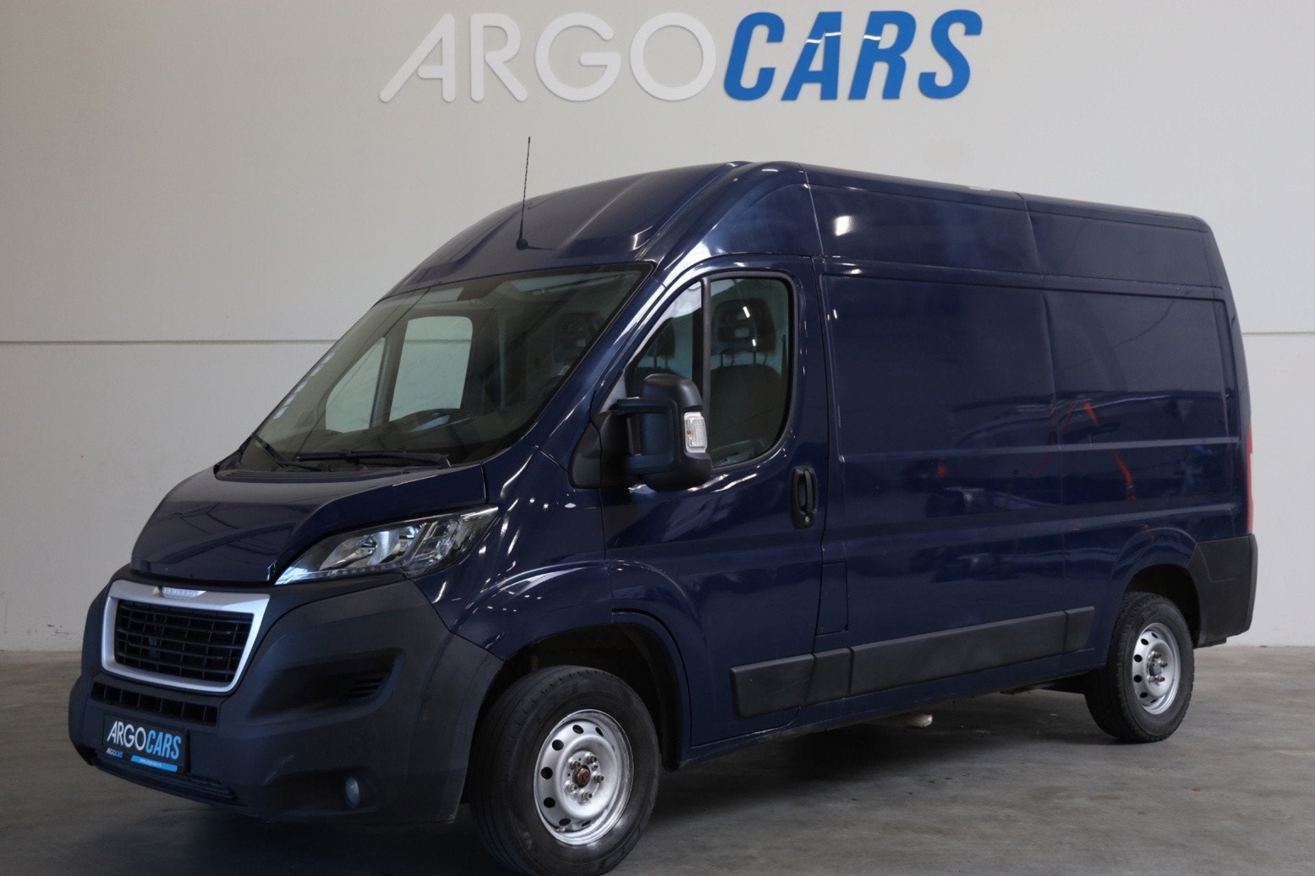 Peugeot Boxer 2.0 BlueHDI L2/H2 Premium 163PK CAMERA PDC CRU, Auto's, Bestelauto's, Voorwielaandrijving, Stof, Gebruikt, 4 cilinders