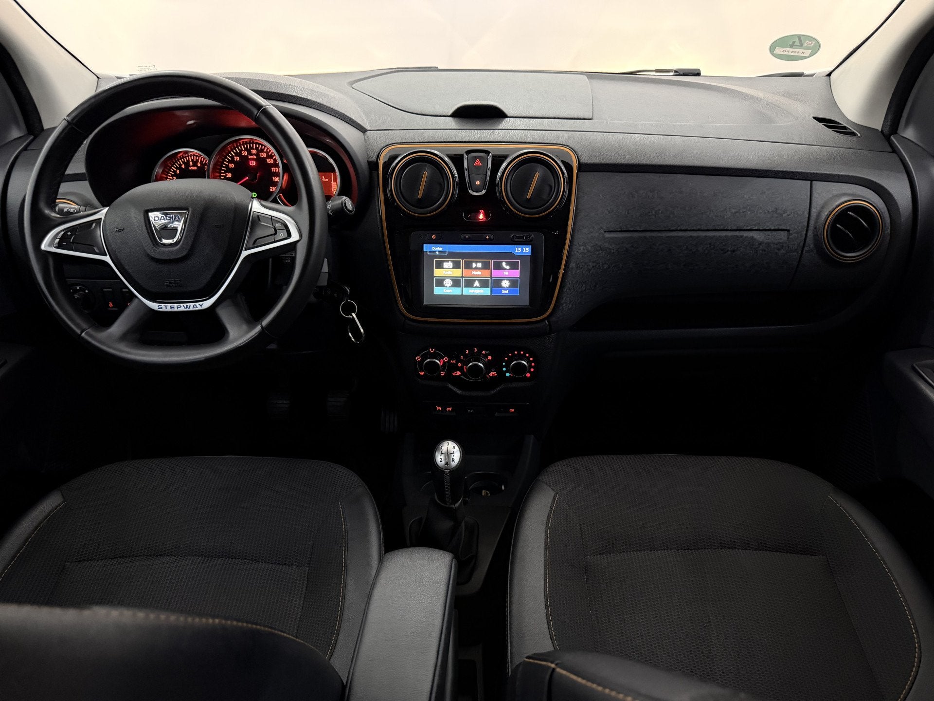 Dacia Lodgy 1.2 TCe Série Limitée Stepway 5p. Camera, Navi, Auto's, Voorwielaandrijving, Gebruikt, Euro 6, 635 kg