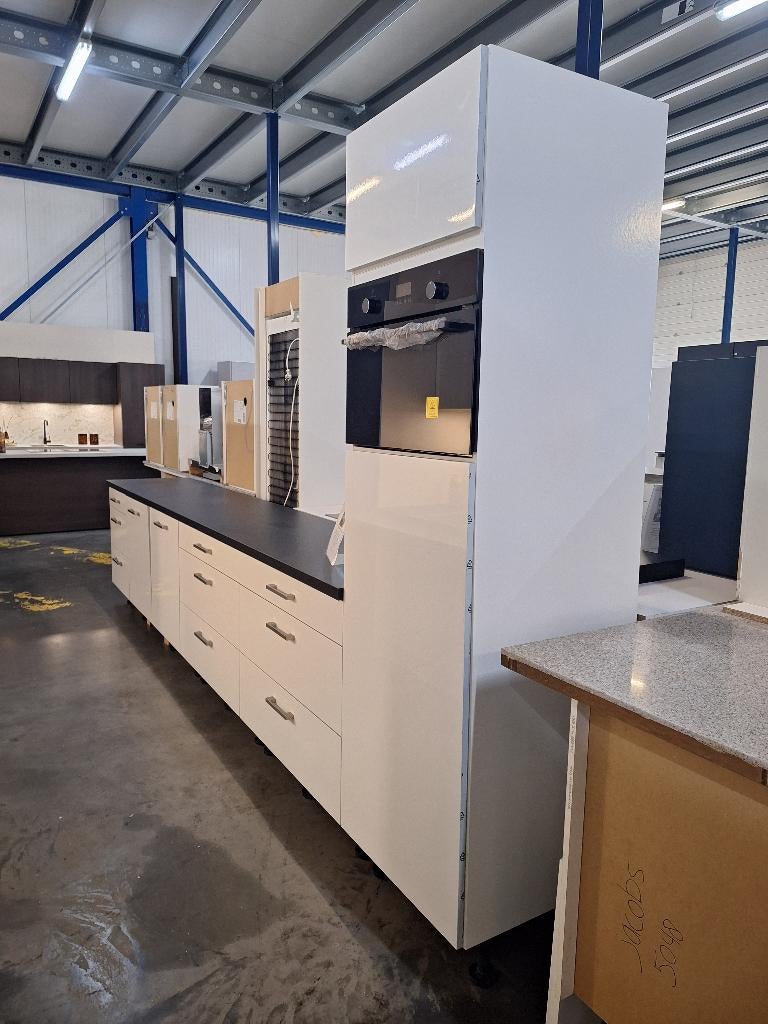 Keuken Compleet met APP 120Keukens op voorraad Nr 2899, Huis en Inrichting, Keuken | Complete keukens, Nieuw, Enkelwandige keuken