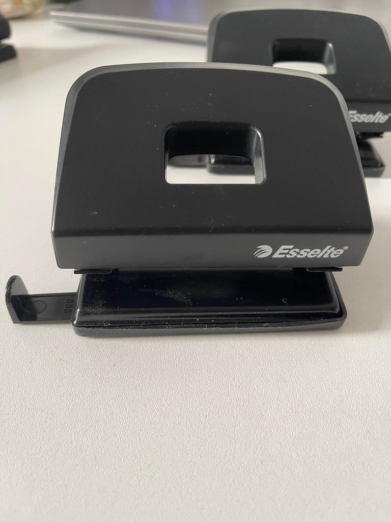 Perforators merk Esselte, Ophalen of Verzenden, Zo goed als nieuw