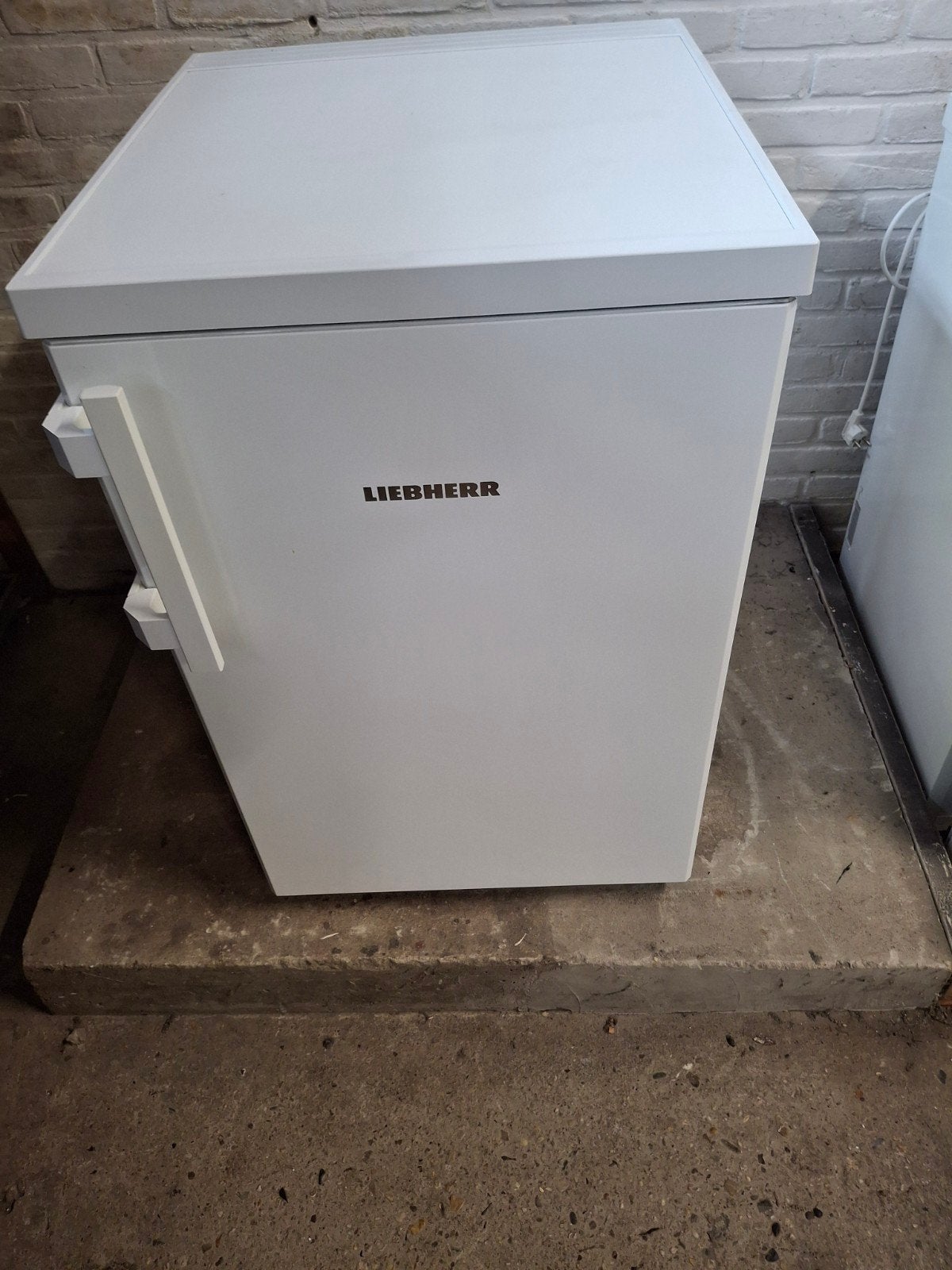 nieuwe outlet Liebherr tafelmodel koelkast met vriesvak, 85 tot 120 cm, Info@liebherr.com, 100 tot 150 liter, Nieuw
