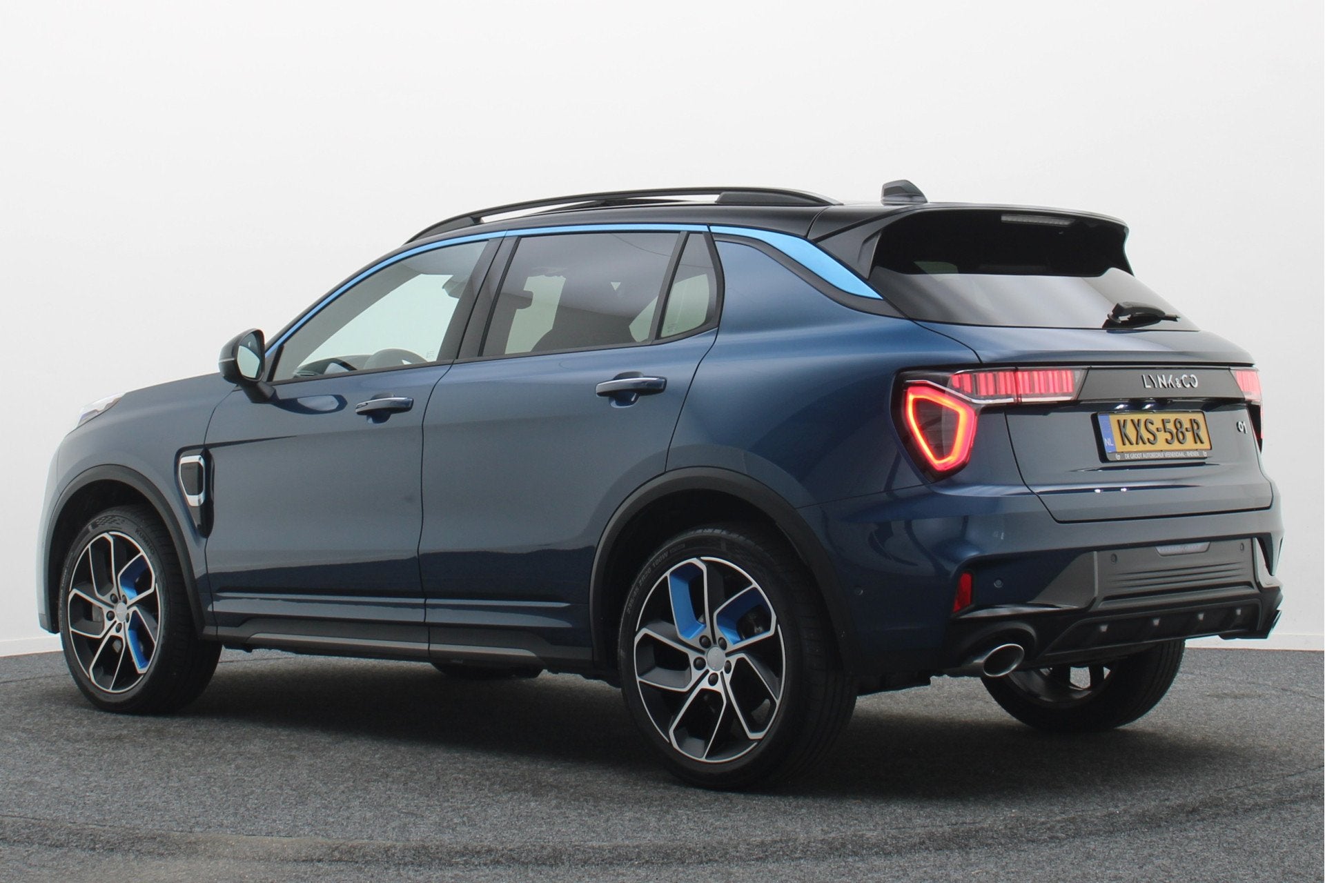 Lynk & Co 01 1.5 Plug-in Hybrid 360 Camera, Panoramadak, Z, Auto's, Dealer onderhouden, Stof, Euro 6, Blauw