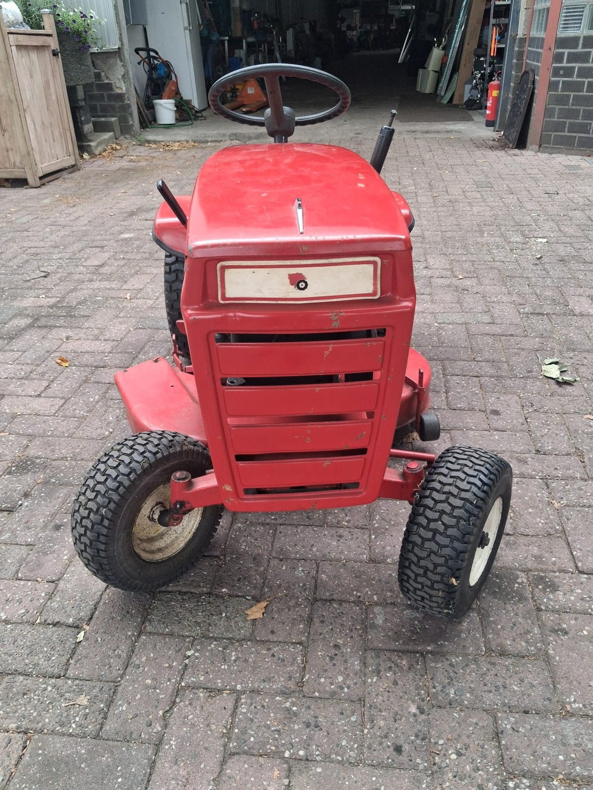 WheelHorse 8 pk tuintractor/grasmaaier, Ophalen, Cirkelmaaier, Gebruikt, Benzine-grasmaaier