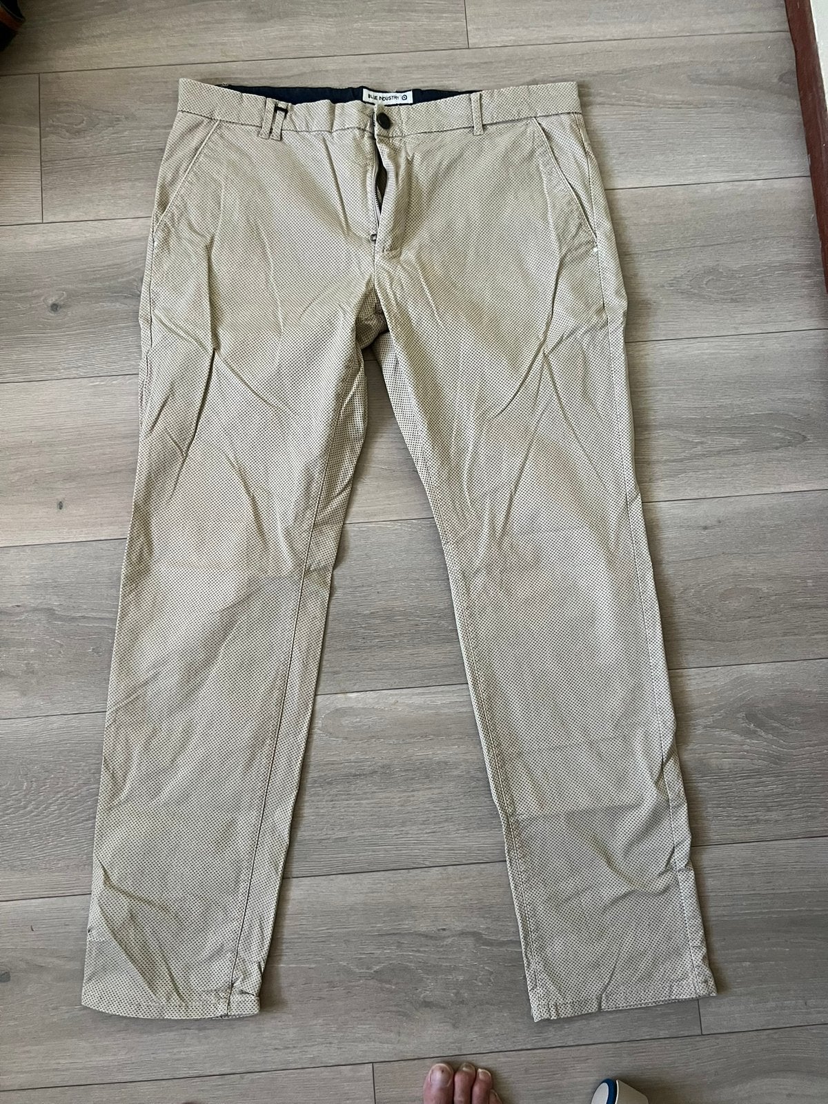 Blue industry broek, kleur: beige gestipt W38 L34, Ophalen of Verzenden, Zo goed als nieuw, Overige maten, Beige