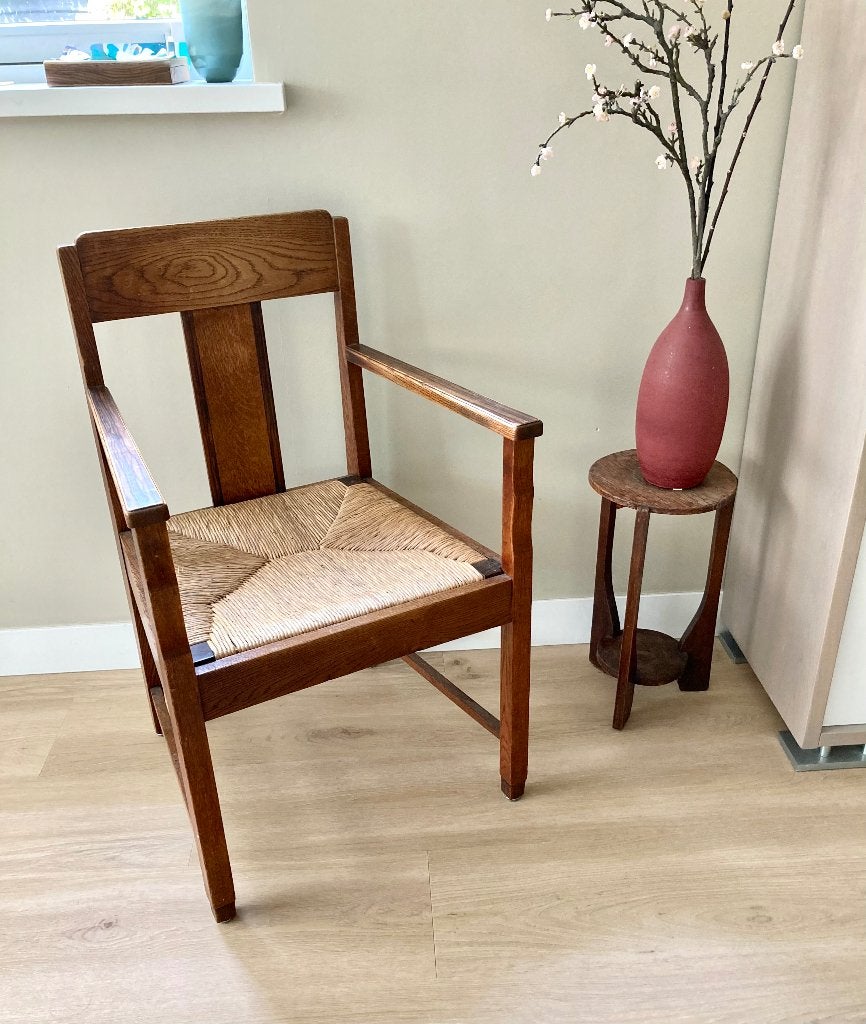 Vintage eikenhouten stoel in Amsterdamse School stijl Jr.'30, Huis en Inrichting, Stoelen, Ophalen, Gebruikt, Bruin, Hout