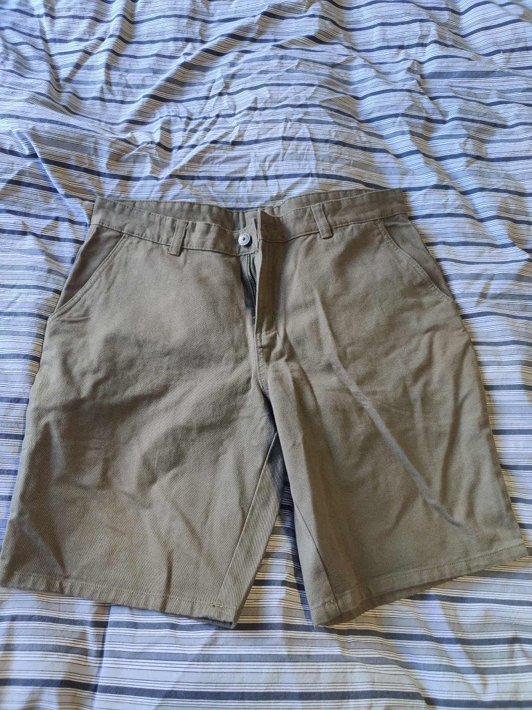 Groene short maat 42/ XL. Nieuw (M13), Kleding | Dames, Kort, Maat 42/44 (L), Nieuw, Ophalen of Verzenden