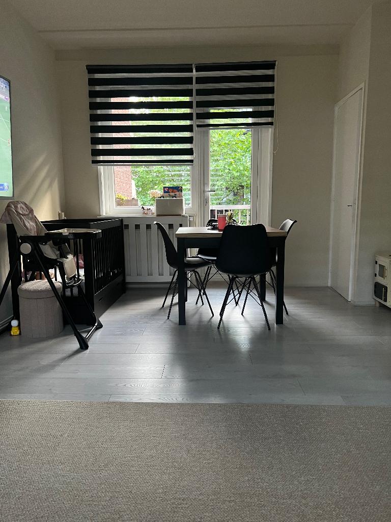 4 zwarte stoelen nog perfect in staat, Huis en Inrichting, Stoelen, Zwart, Ophalen of Verzenden, Zo goed als nieuw, Vier