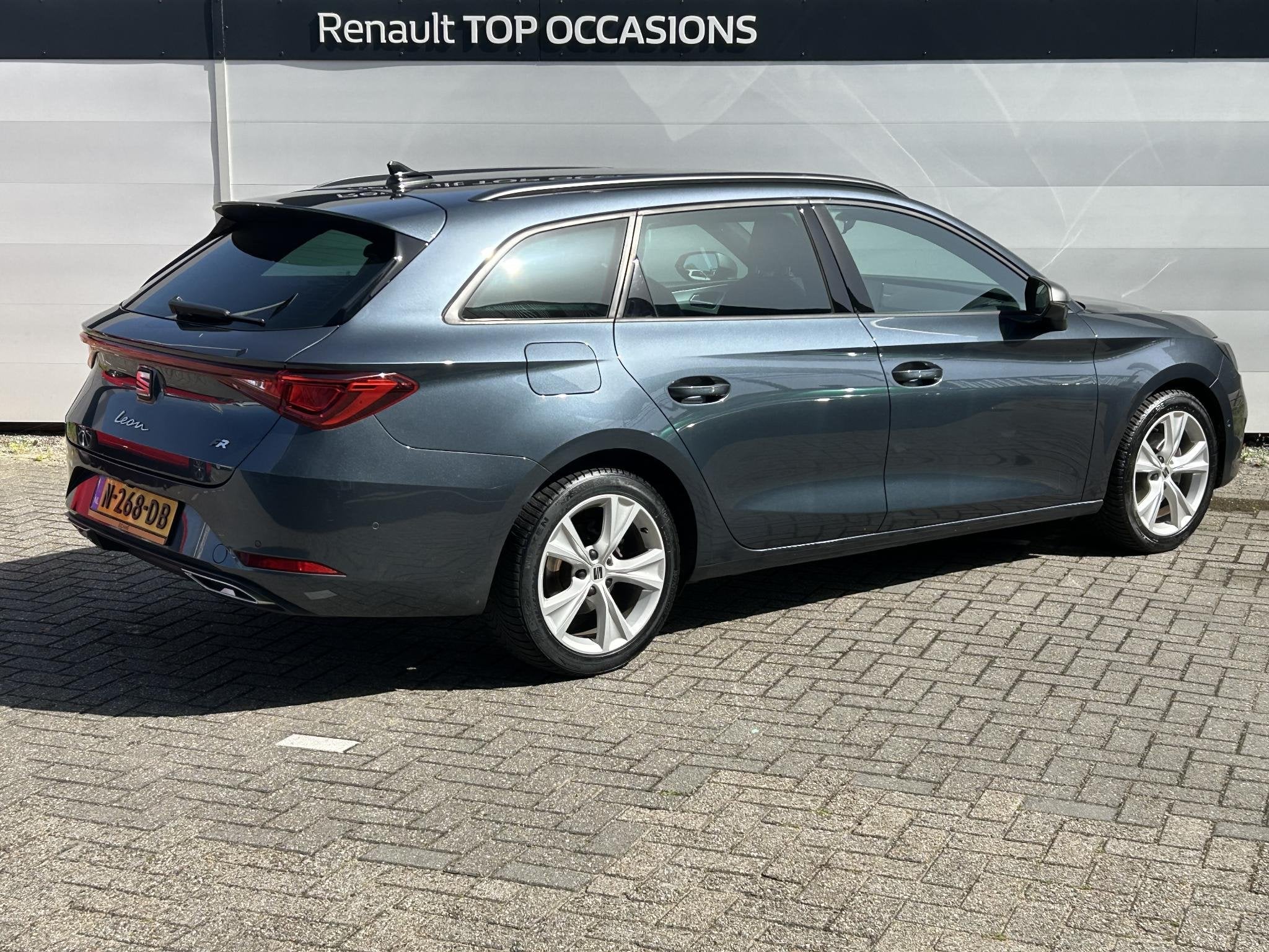 SEAT Leon Sportstourer 1.5 eTSI FR Business Intense | Naviga, Stof, 4 cilinders, Leon, Origineel Nederlands