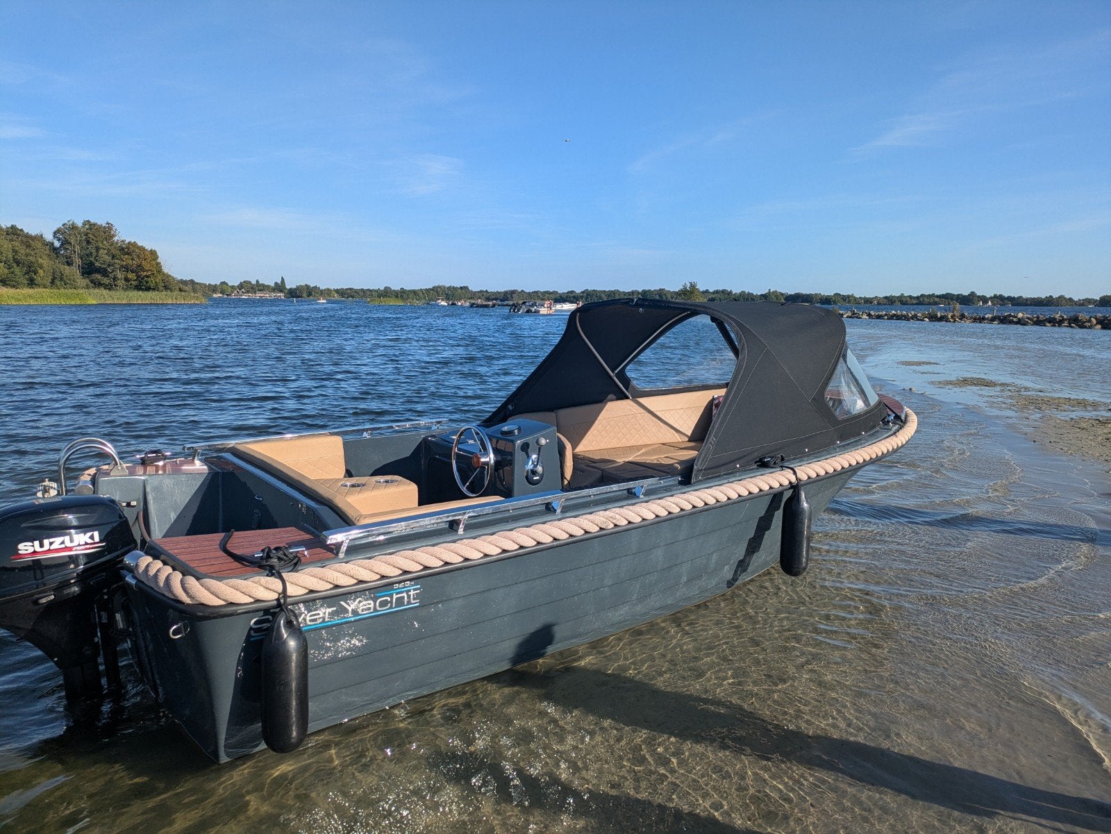 Silver Yacht 525 uit 2019 met Suzuki 20pk motor uit 2020, Watersport en Boten, Overige merken, 35 cm, Buitenboordmotor, Kussenset