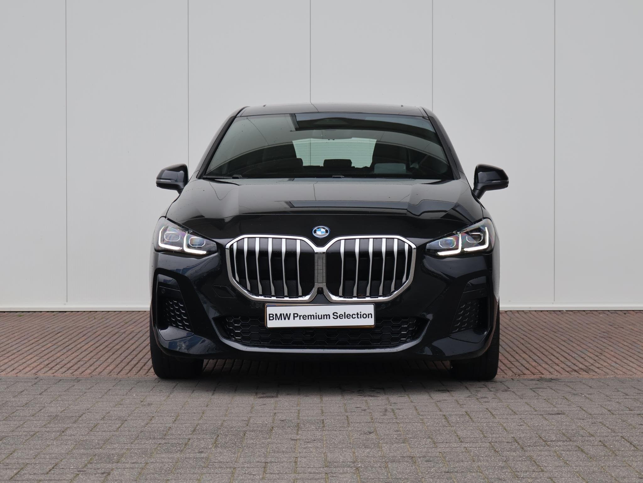 BMW 2 Serie Active Tourer 230e xDrive M Sport/ Glazen Panora, Automaat, Gebruikt, Euro 6, 1820 kg